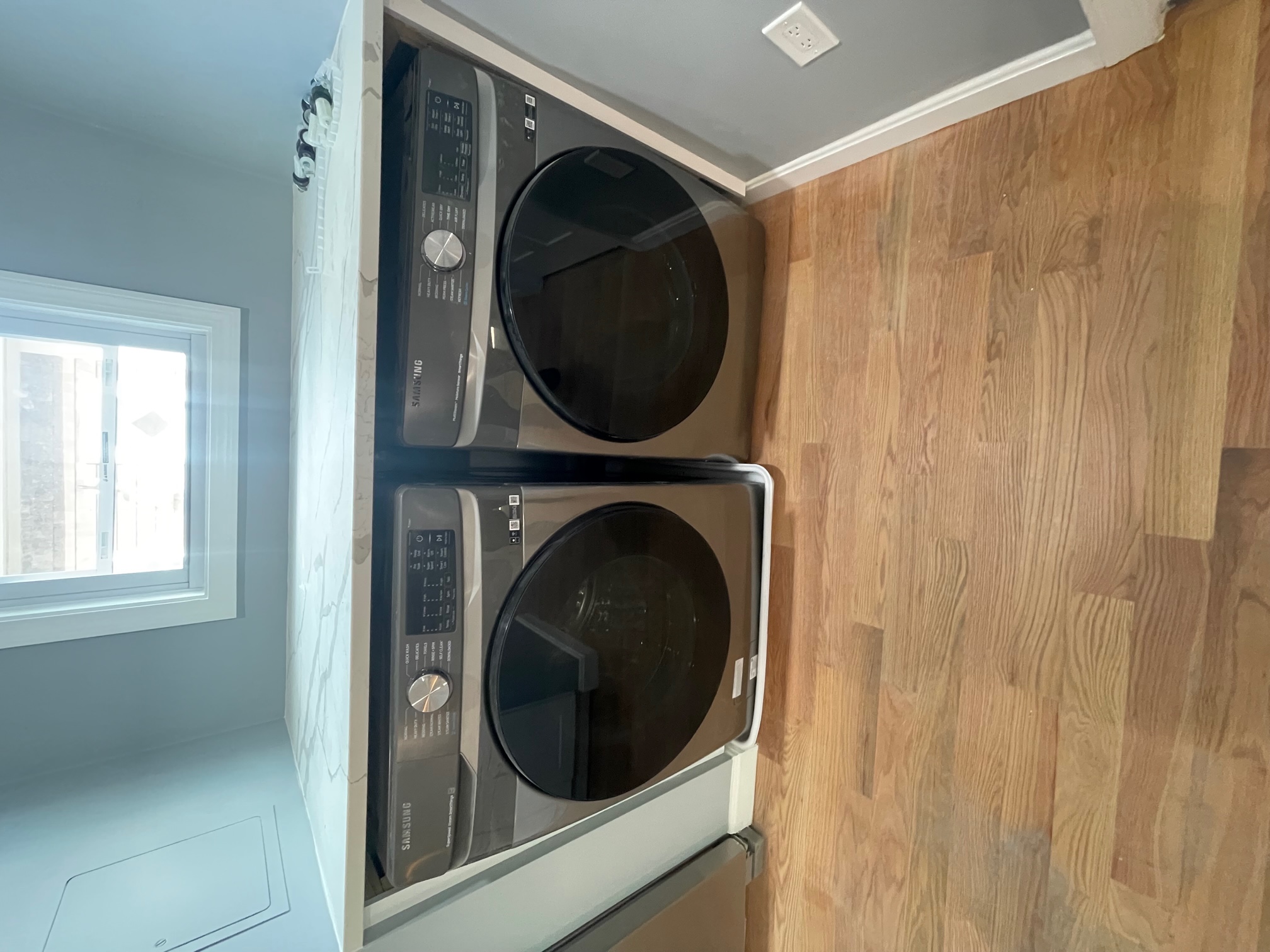 1 Theriault Ct, North Cambridge