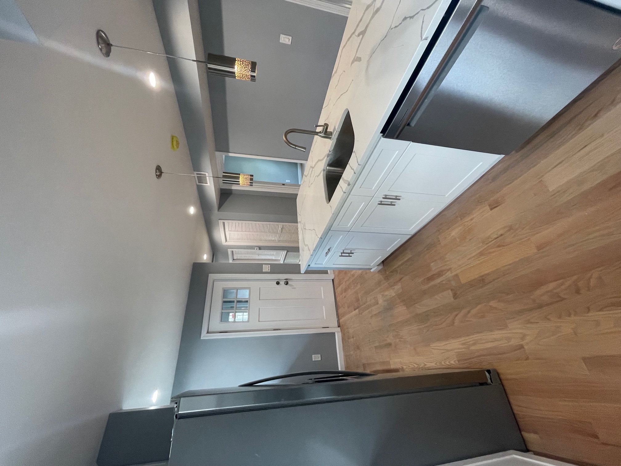 1 Theriault Ct, North Cambridge