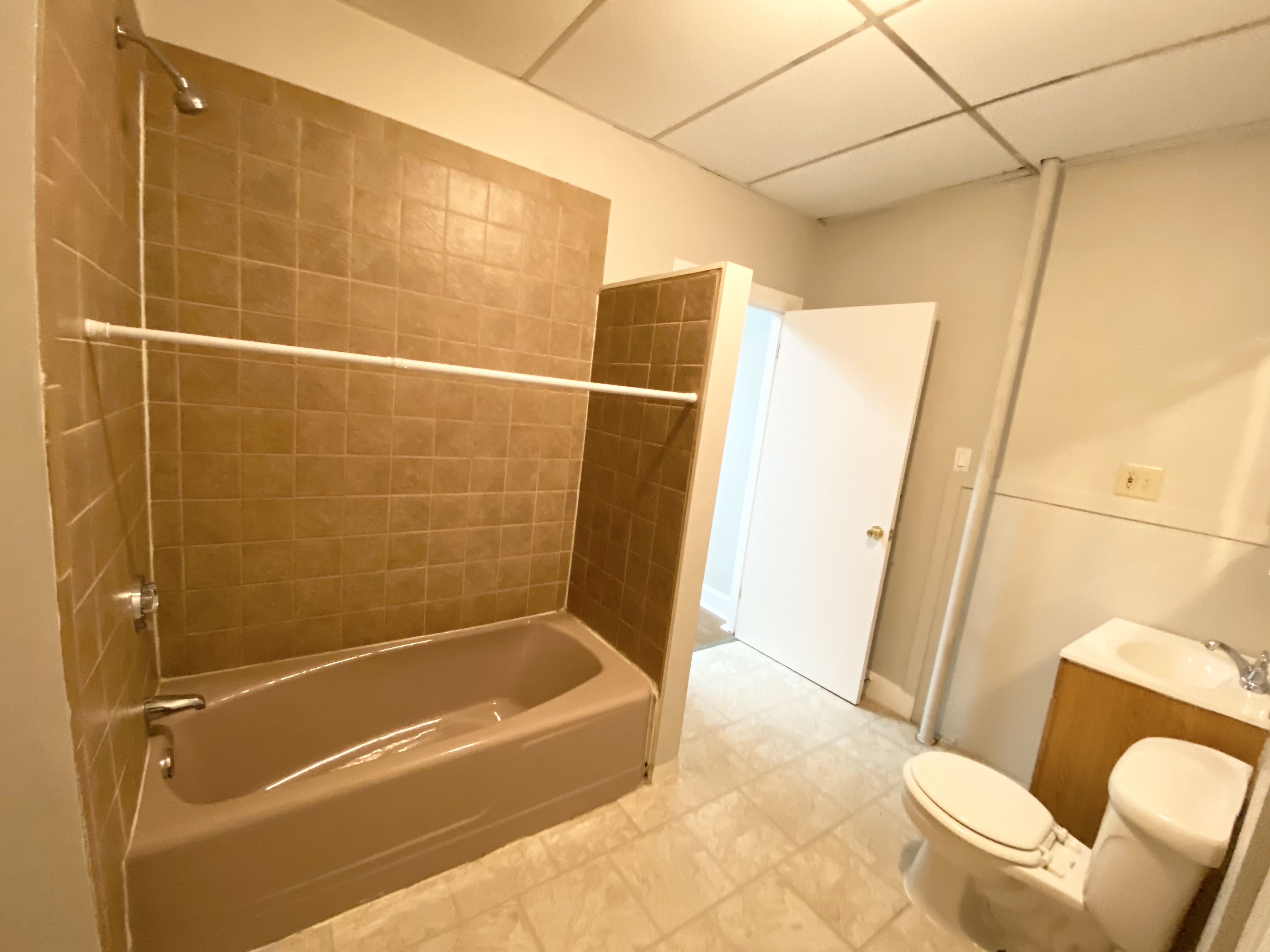 47 Bay State Rd, Fenway