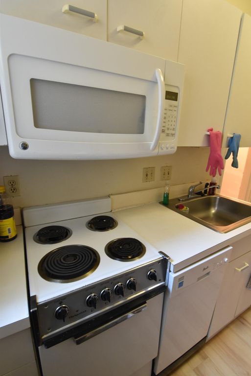 1673 Commonwealth Ave, Brighton