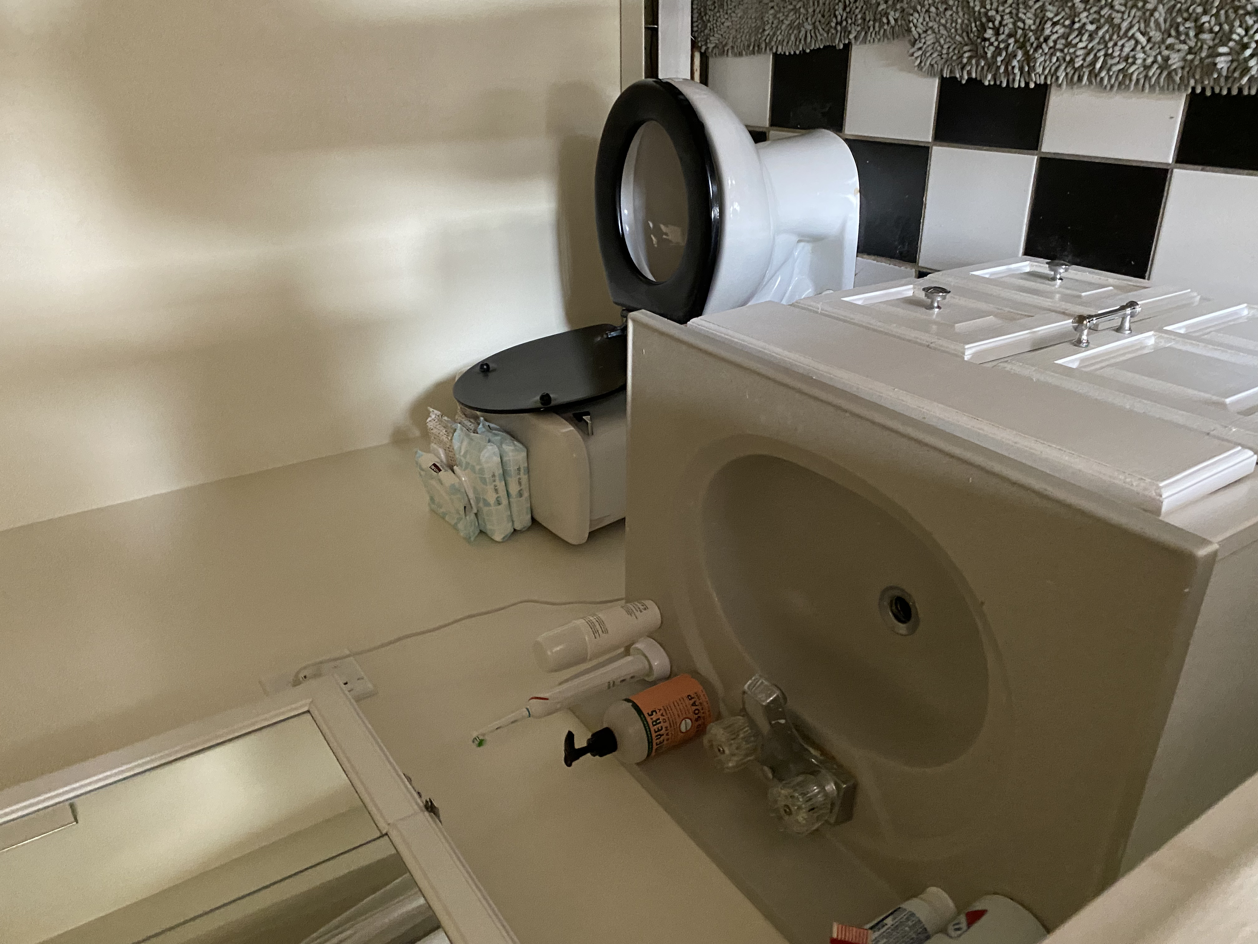 554 Massachusetts Ave, South End