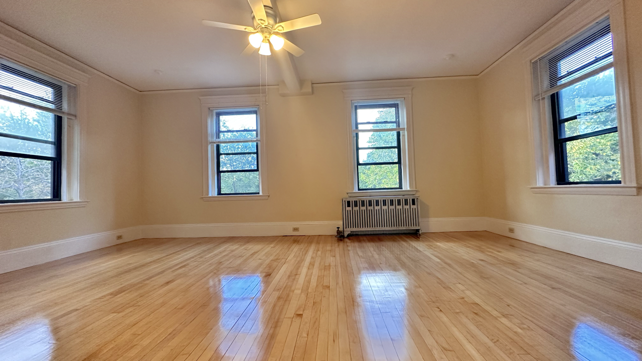 1100 Beacon St, Longwood