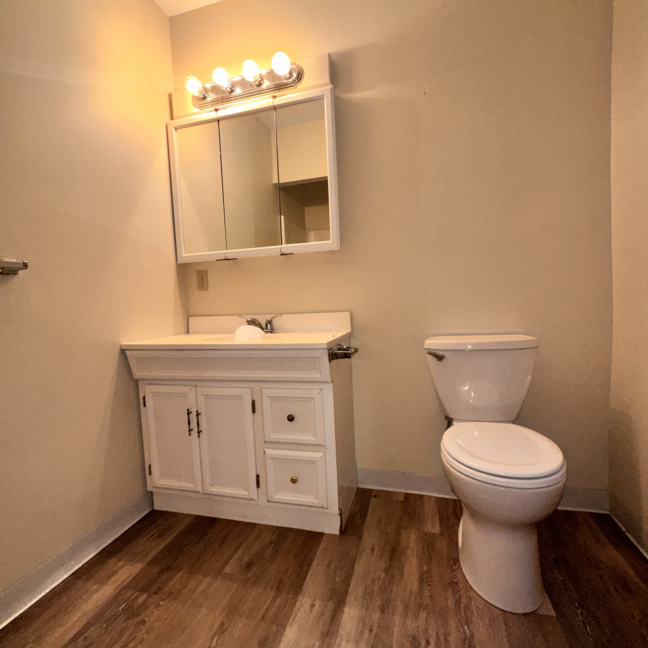 1100 Beacon St, Longwood