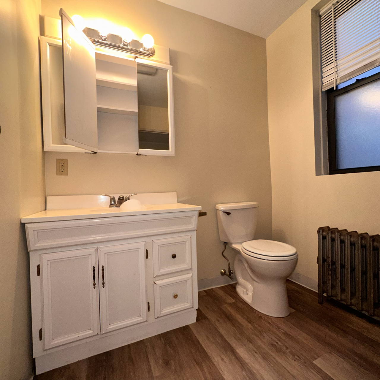 1100 Beacon St, Longwood