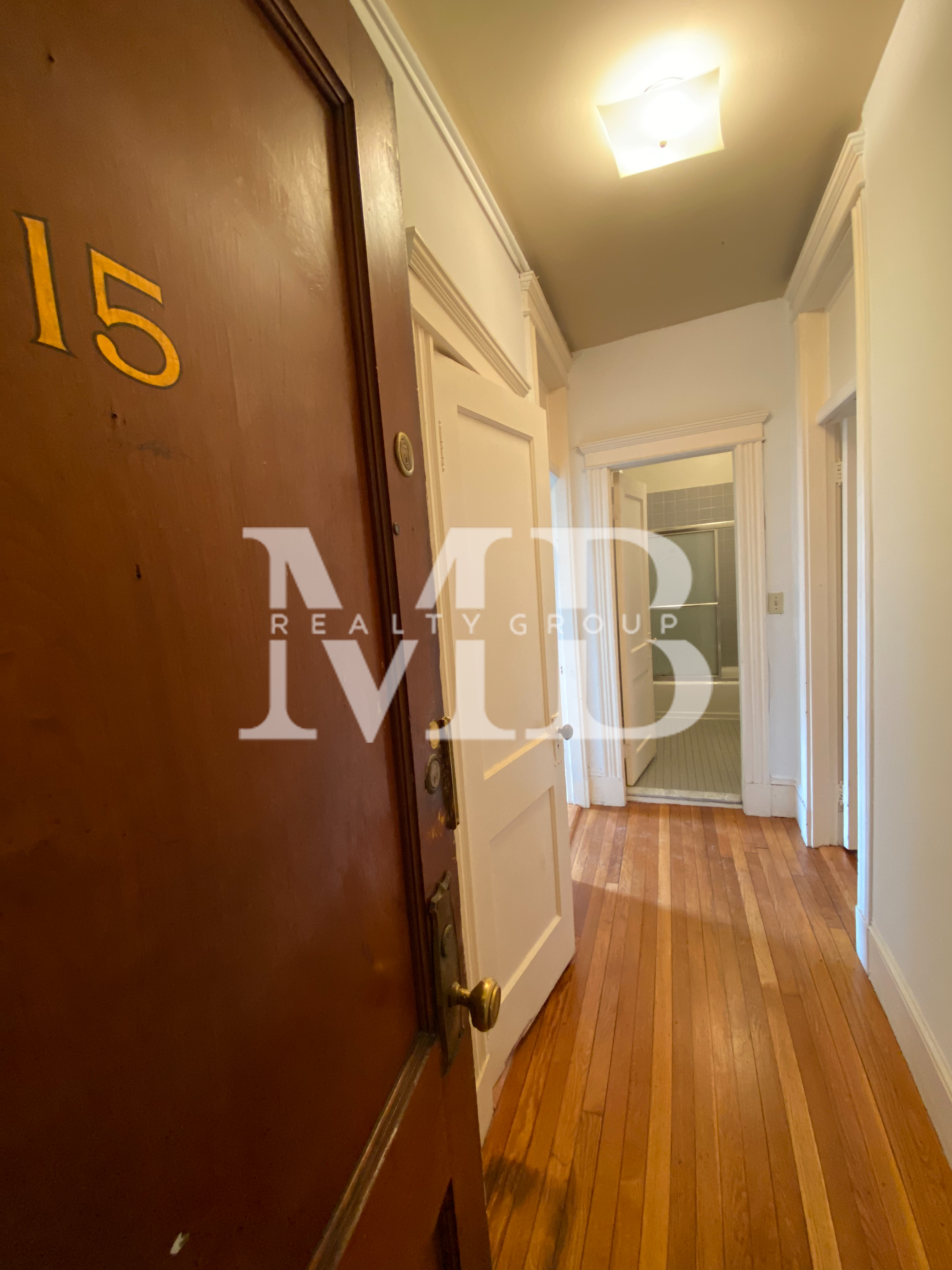 14 Palace Rd, Longwood