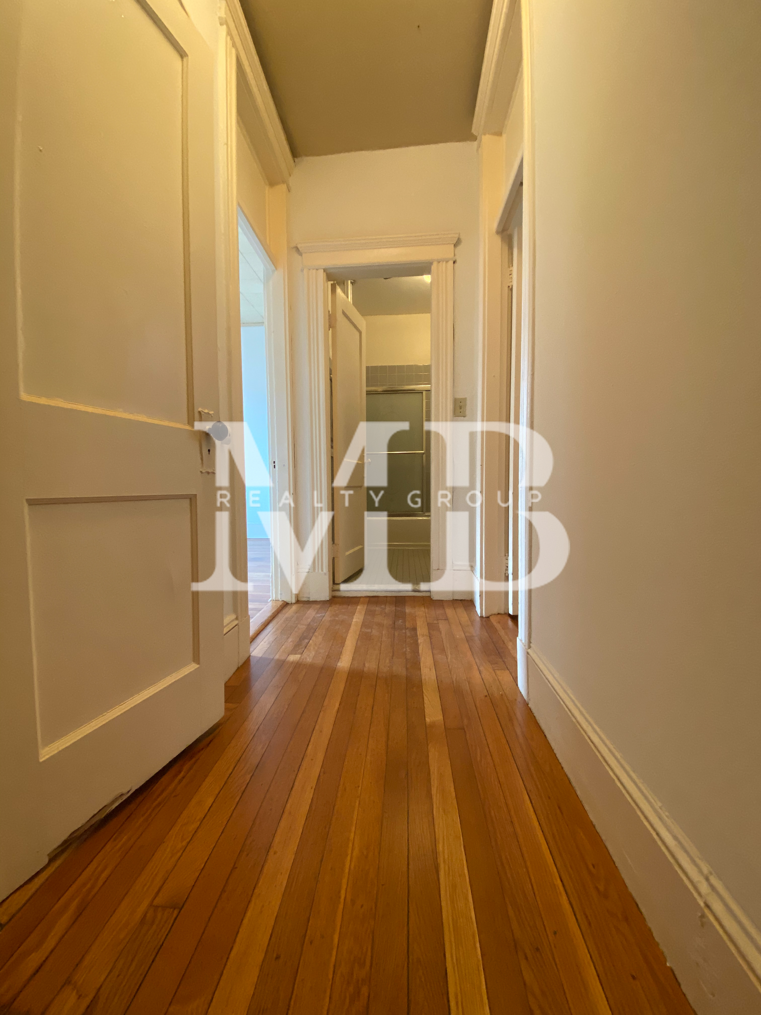 14 Palace Rd, Longwood