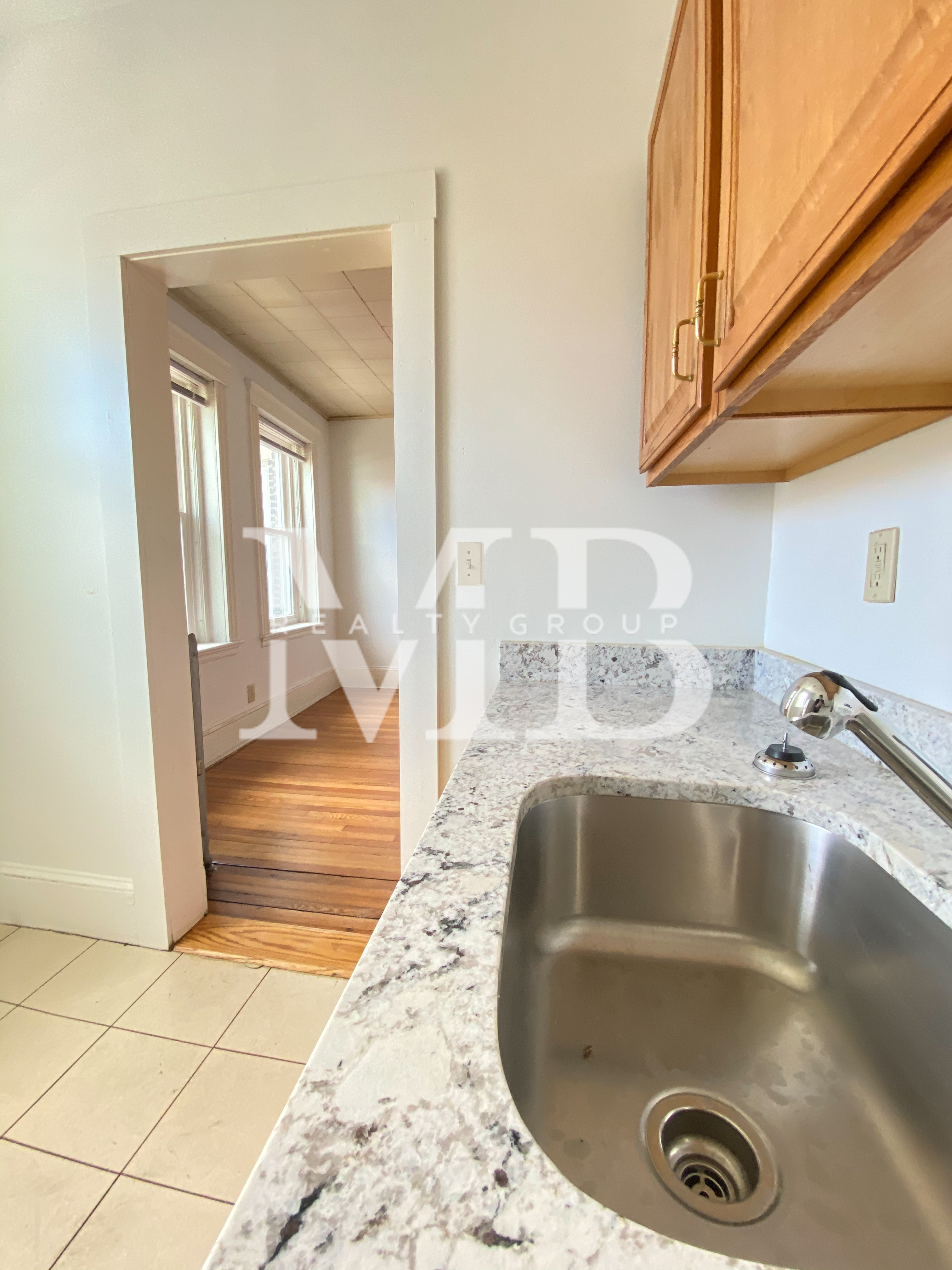 14 Palace Rd, Longwood