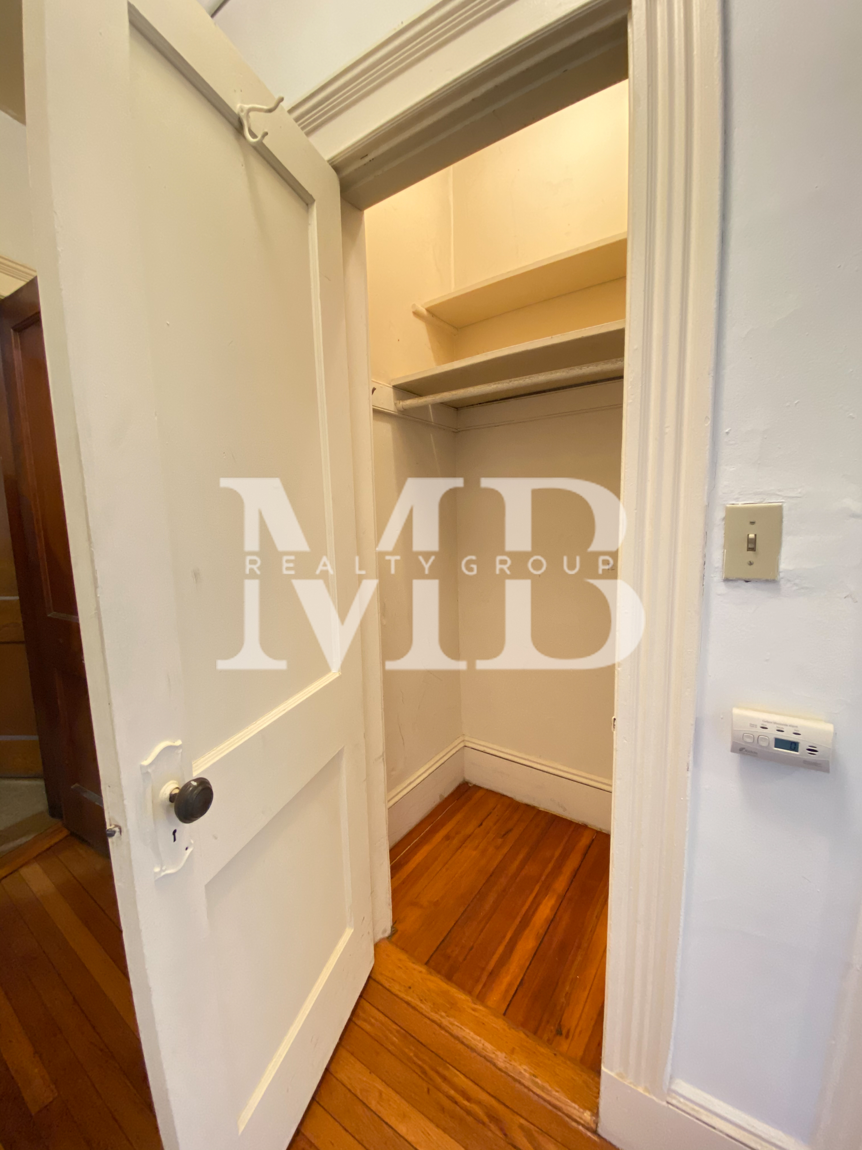 14 Palace Rd, Longwood