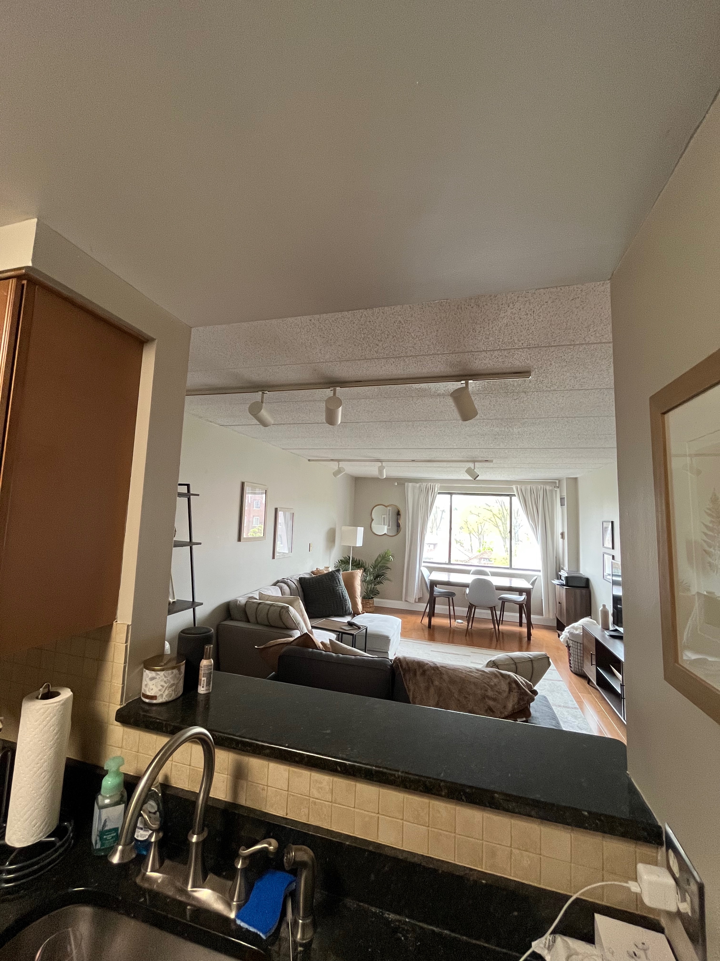 1933 Commonwealth Ave, Brighton