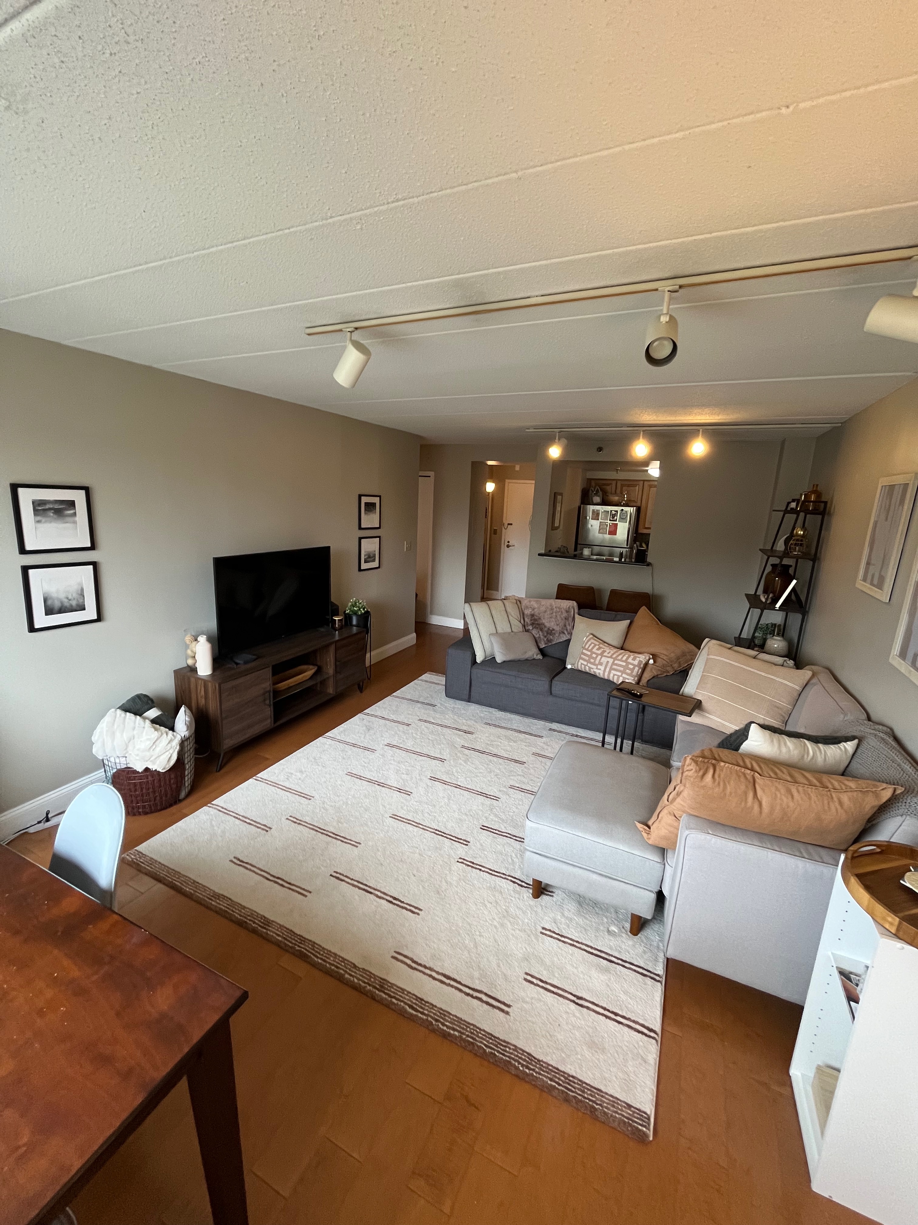 1933 Commonwealth Ave, Brighton