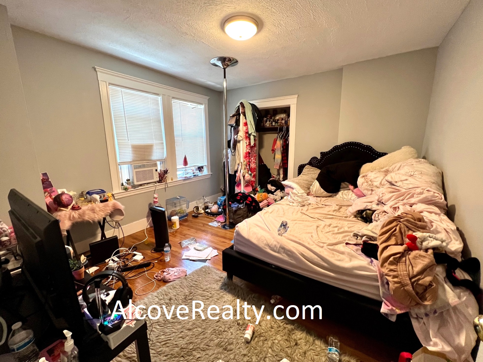 37 Sterling St, West Somerville