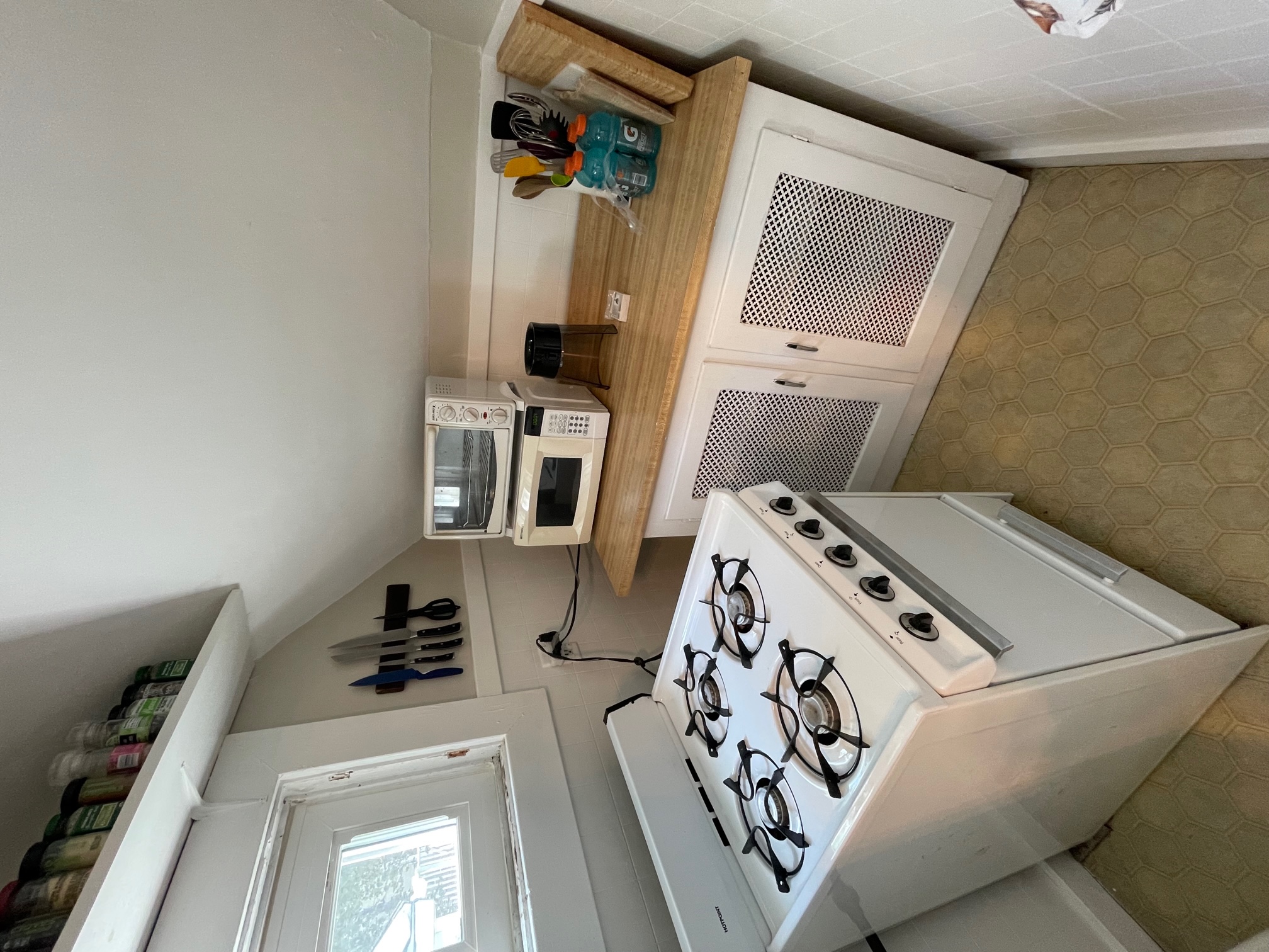 75 Dover St, Davis Square