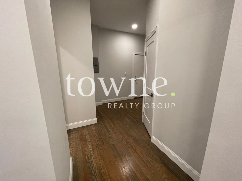 19 Queensberry St, Fenway