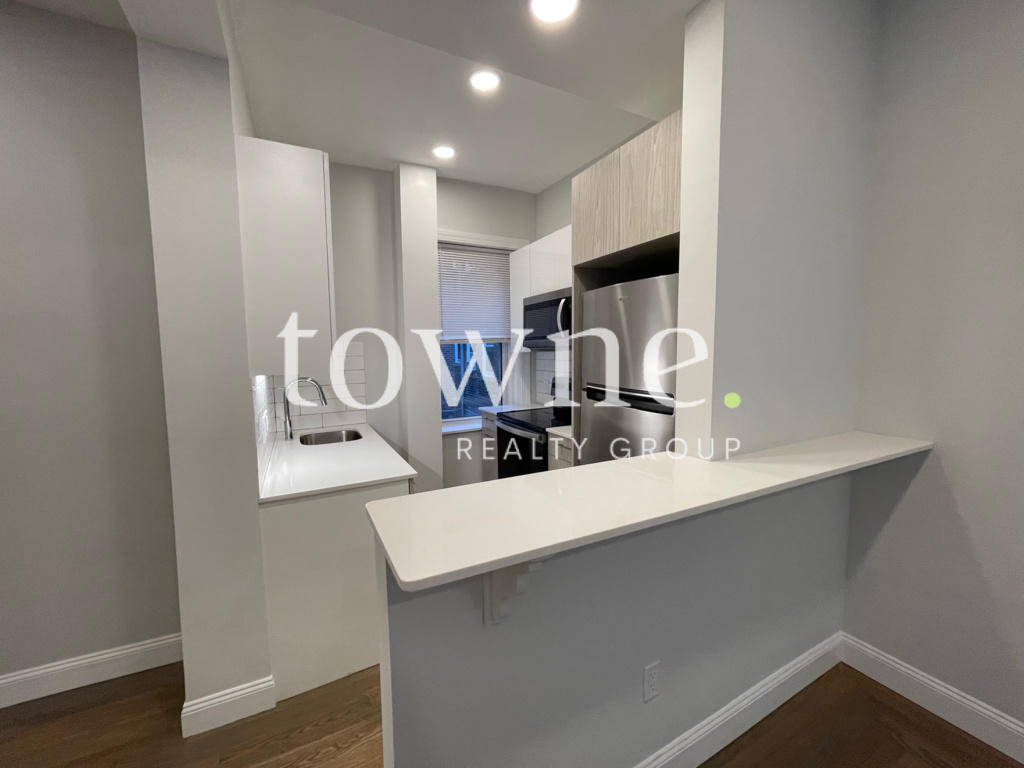 19 Queensberry St, Fenway