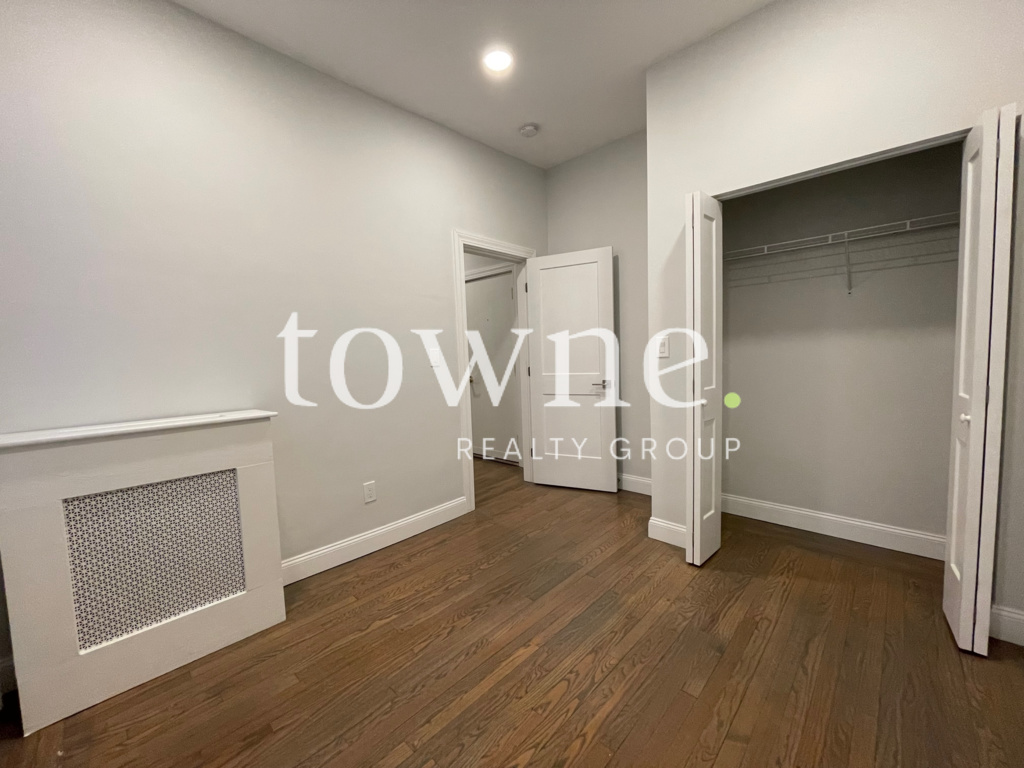 19 Queensberry St, Fenway