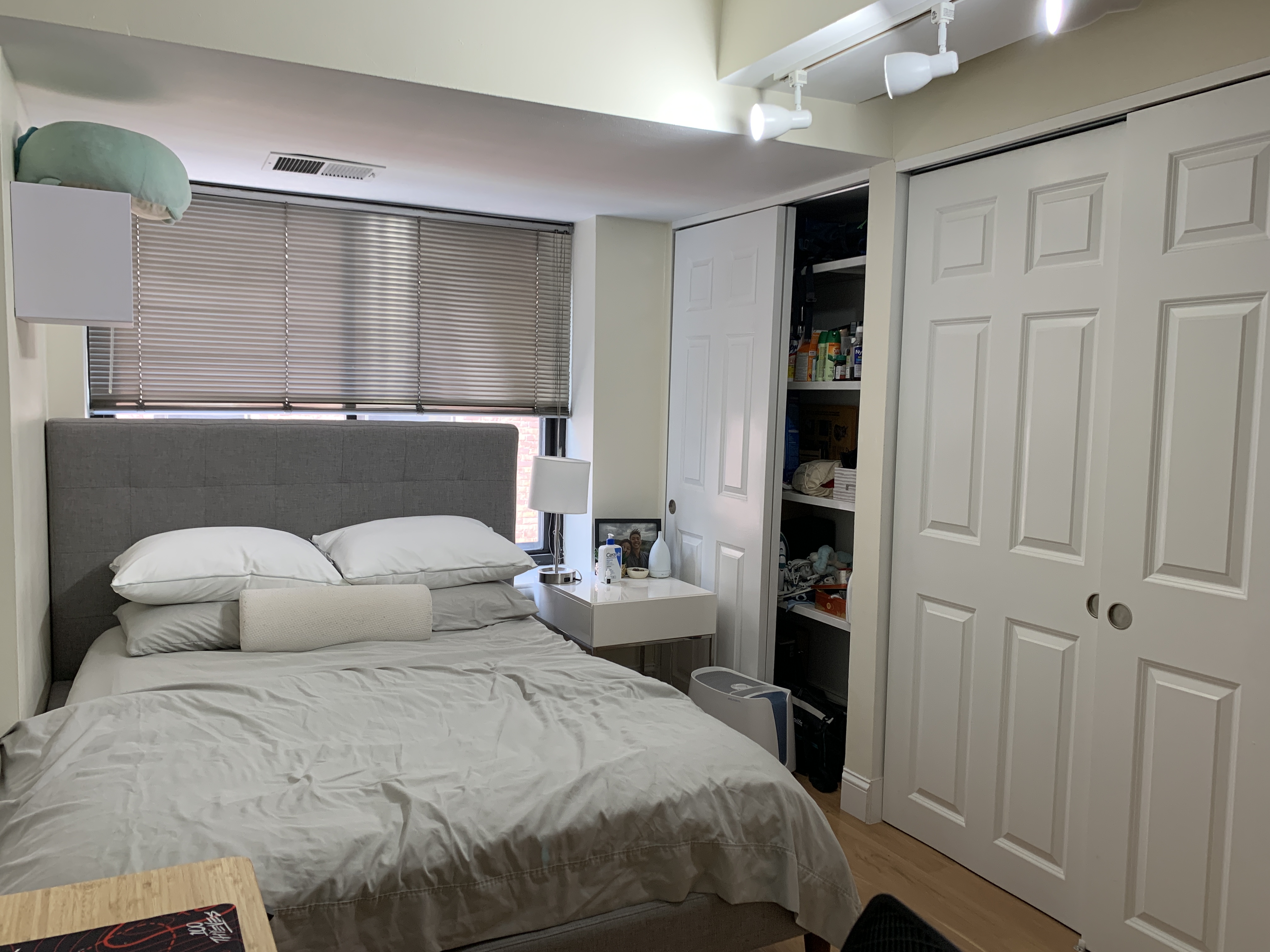 1243 Beacon St, Longwood