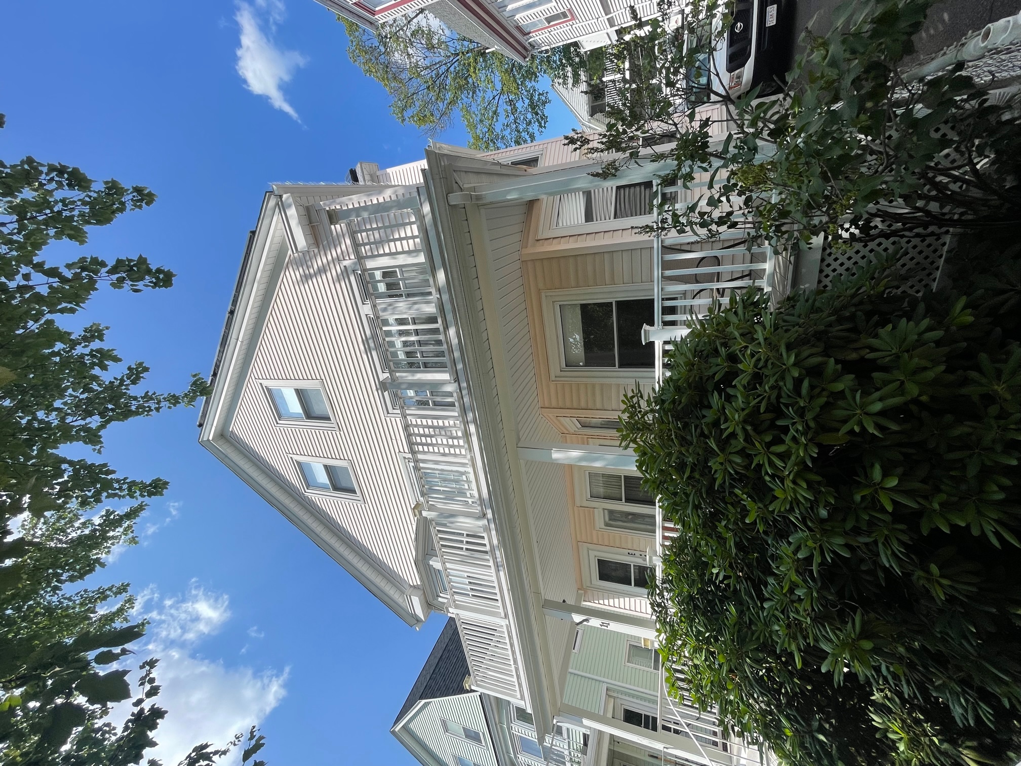 11 Ossipee Rd, Davis Square