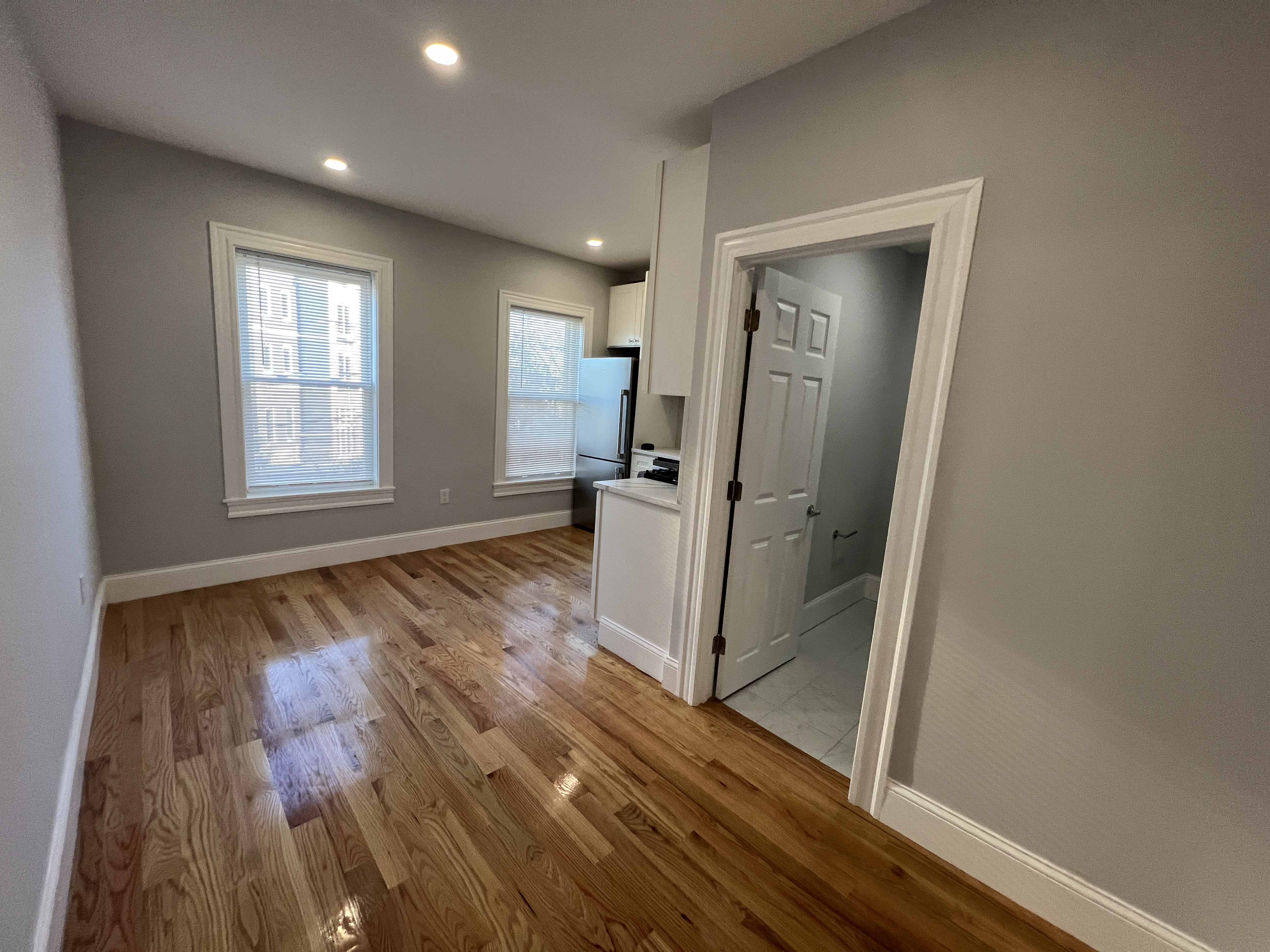 374 Oxford St, Porter Square