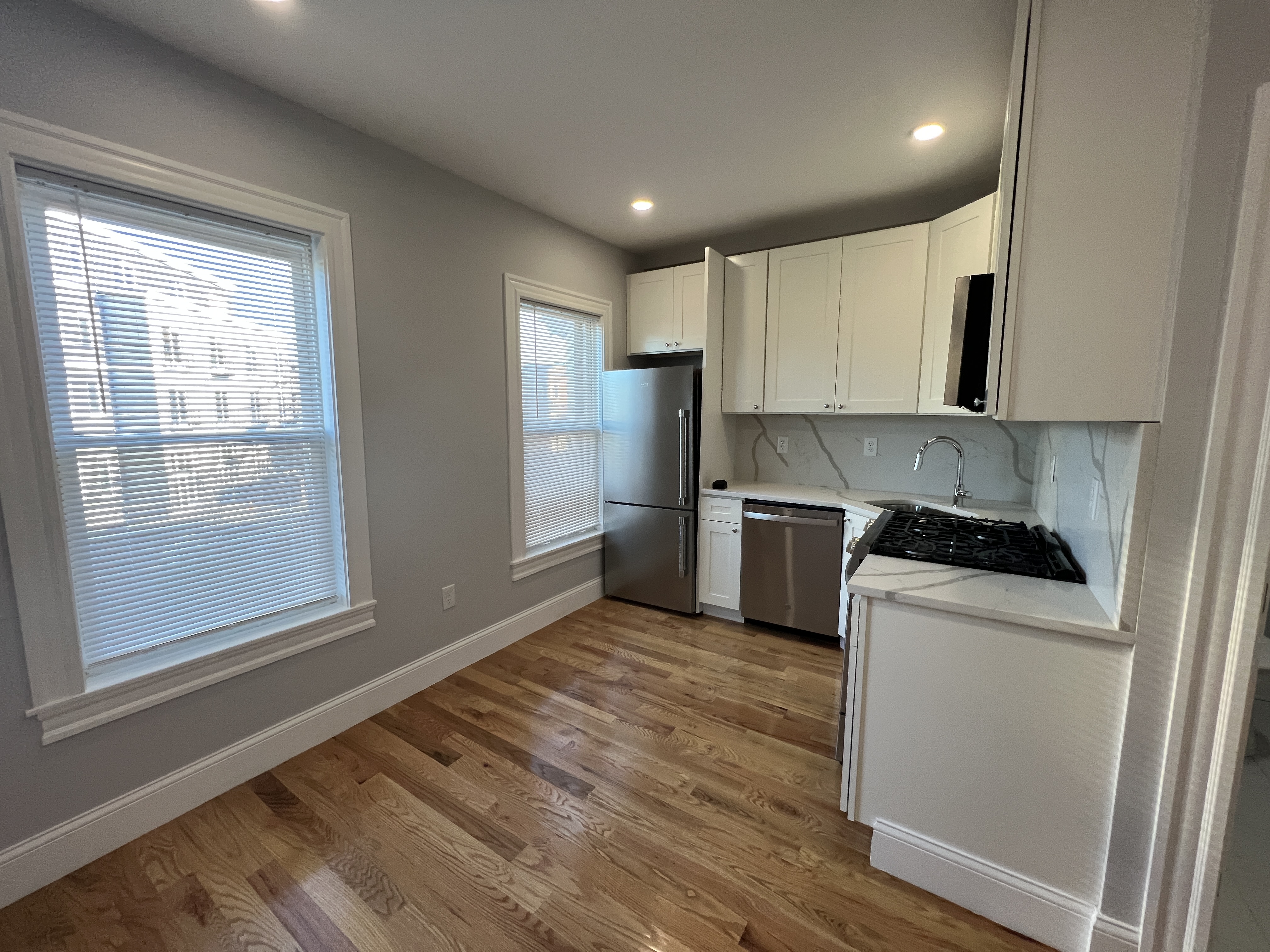 374 Oxford St, Porter Square