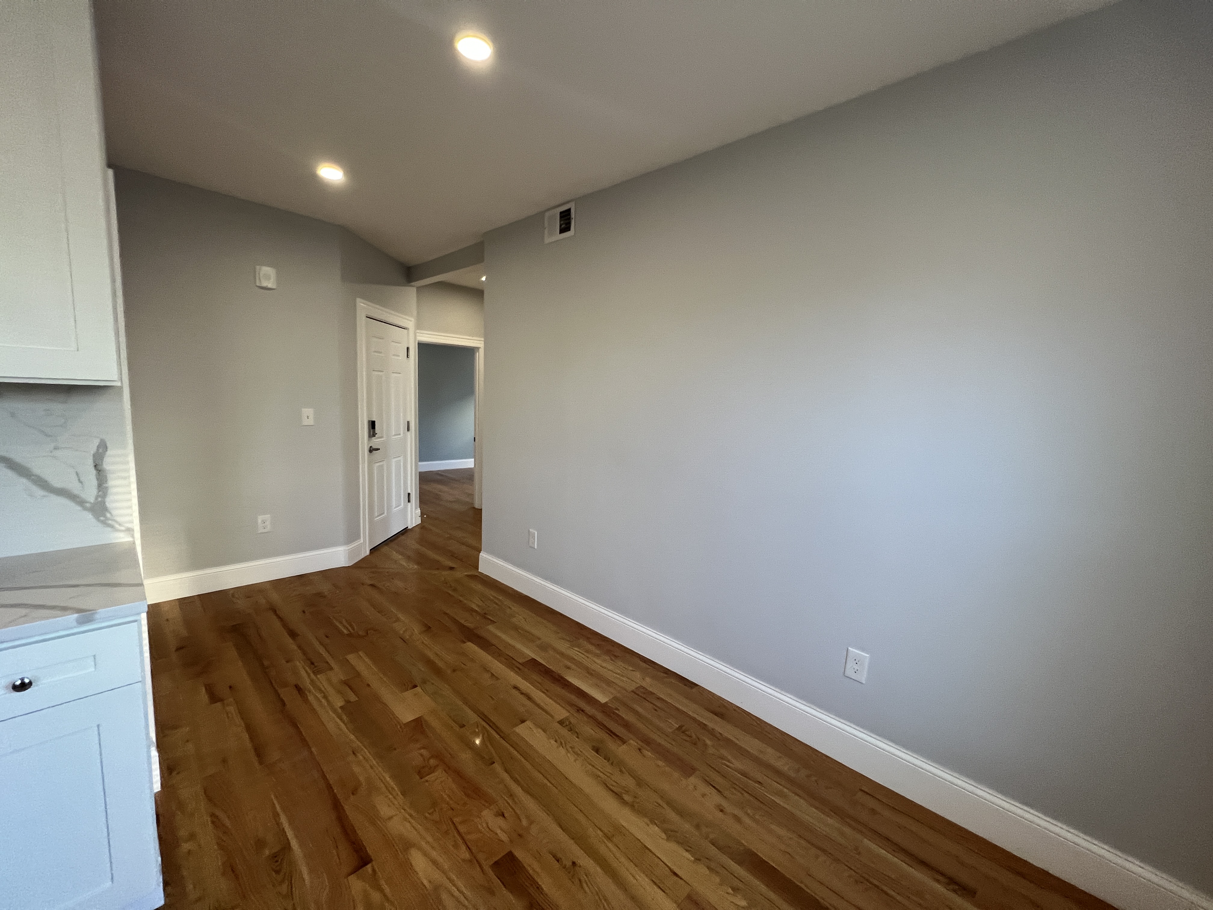 374 Oxford St, Porter Square