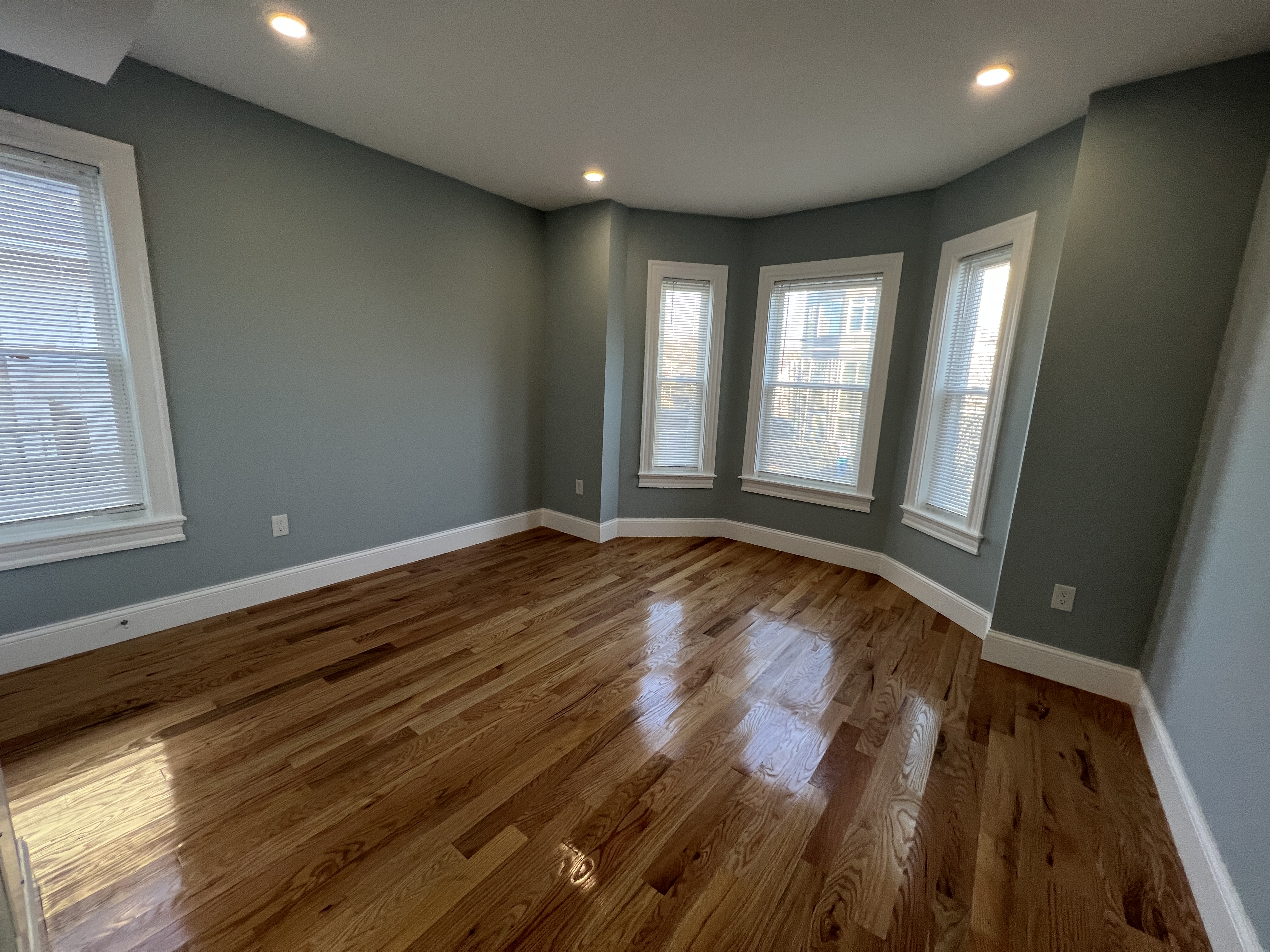 374 Oxford St, Porter Square