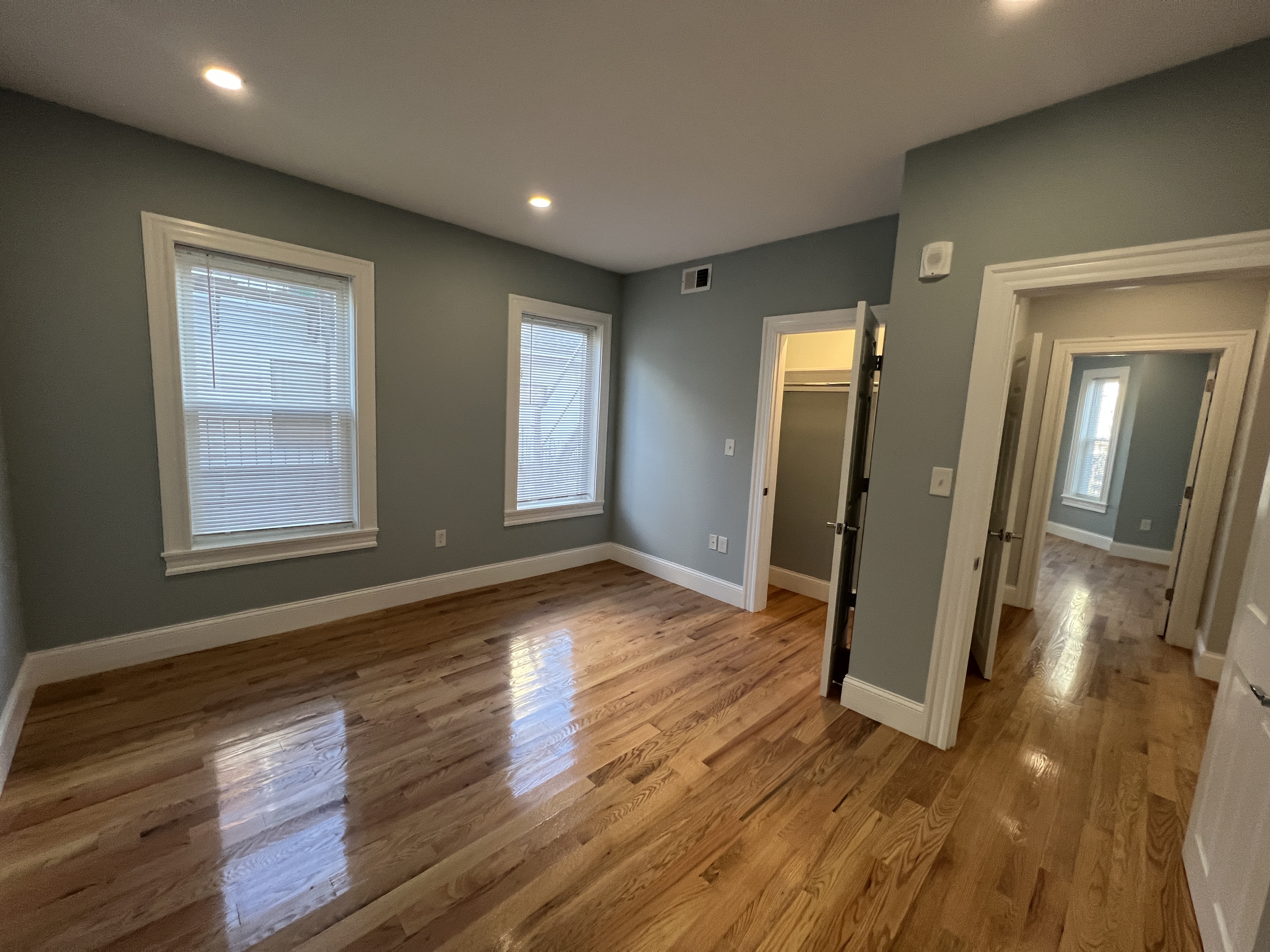 374 Oxford St, Porter Square