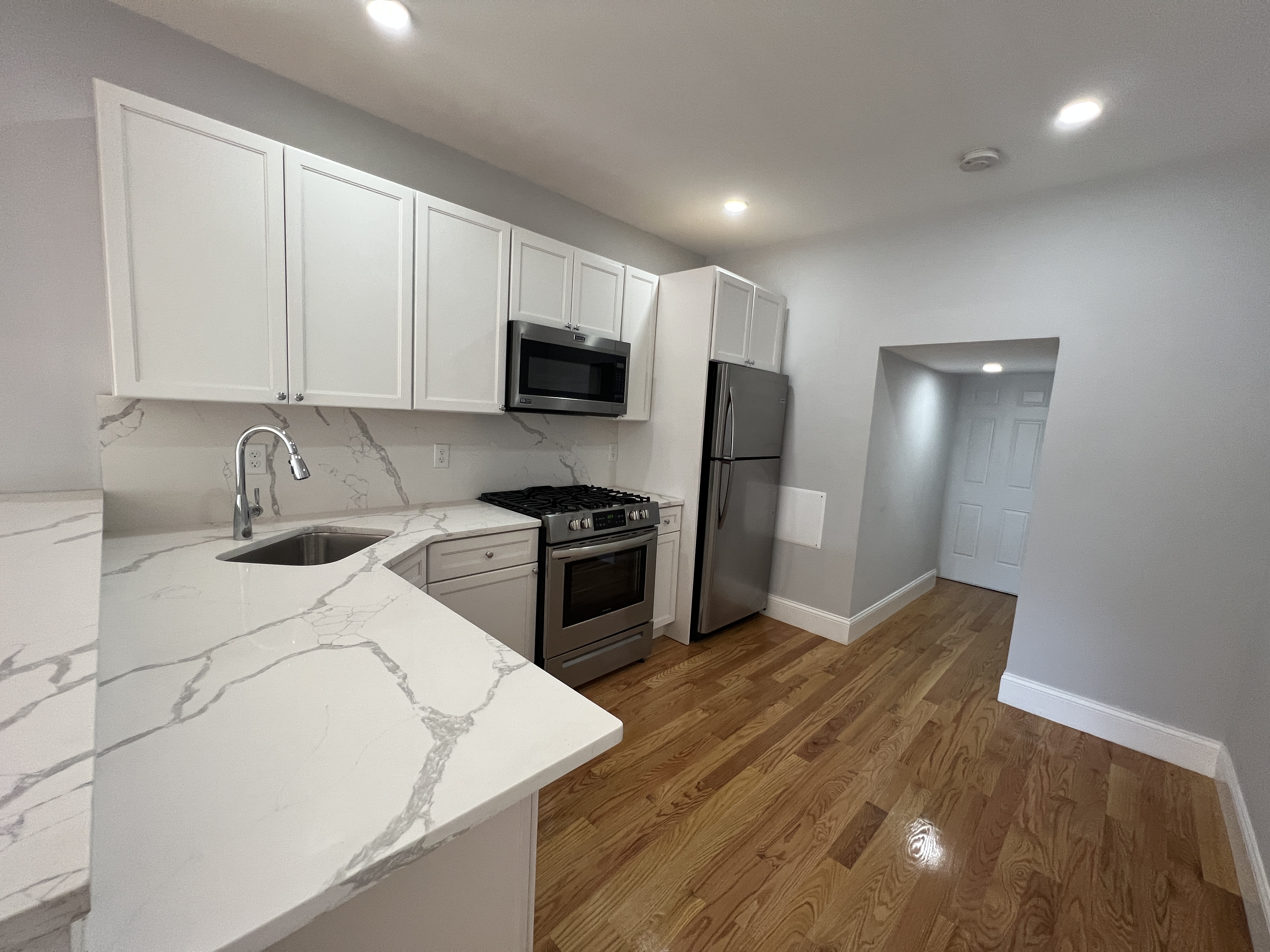 372 Oxford St, Ward Two