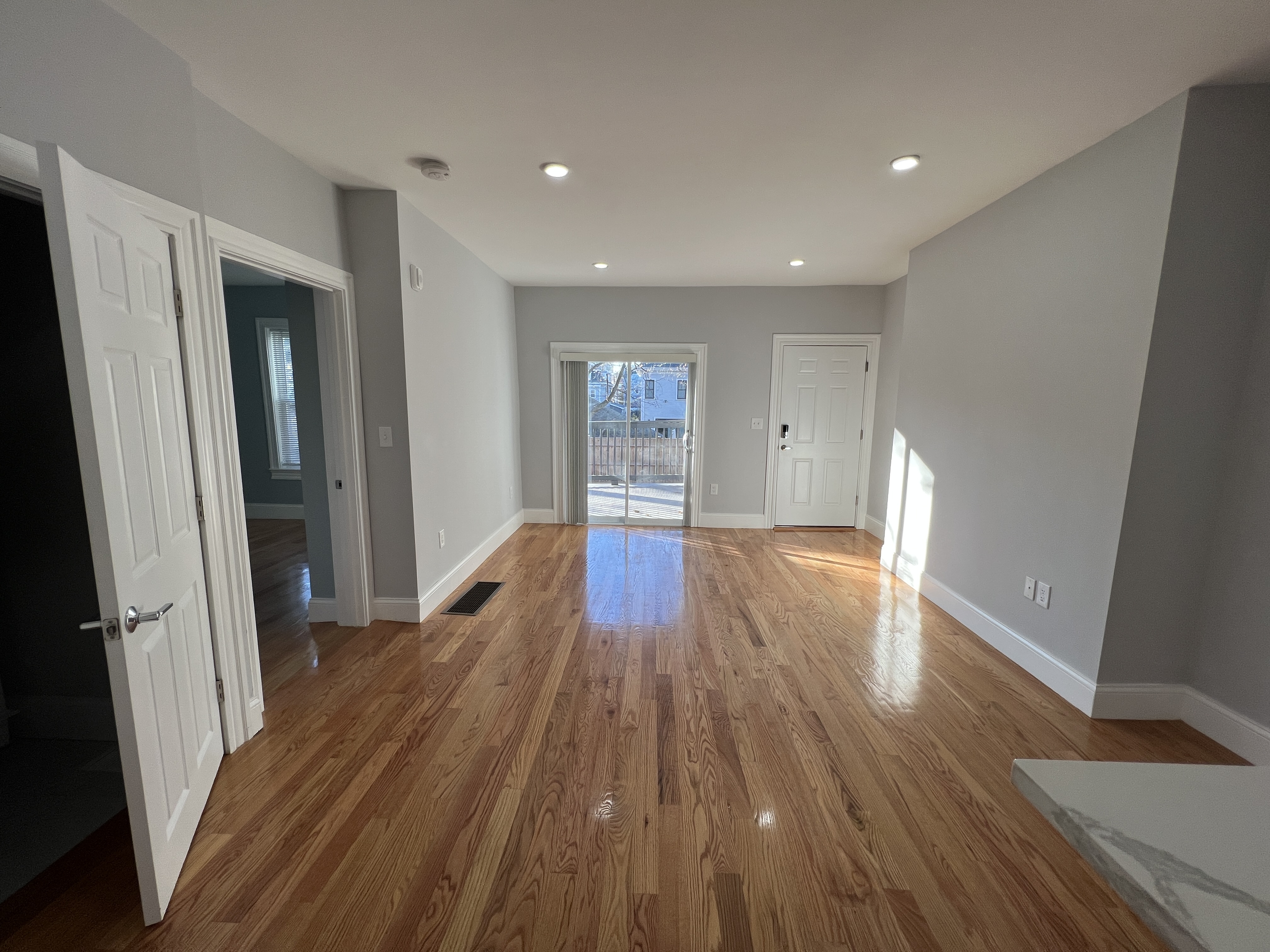 372 Oxford St, Ward Two