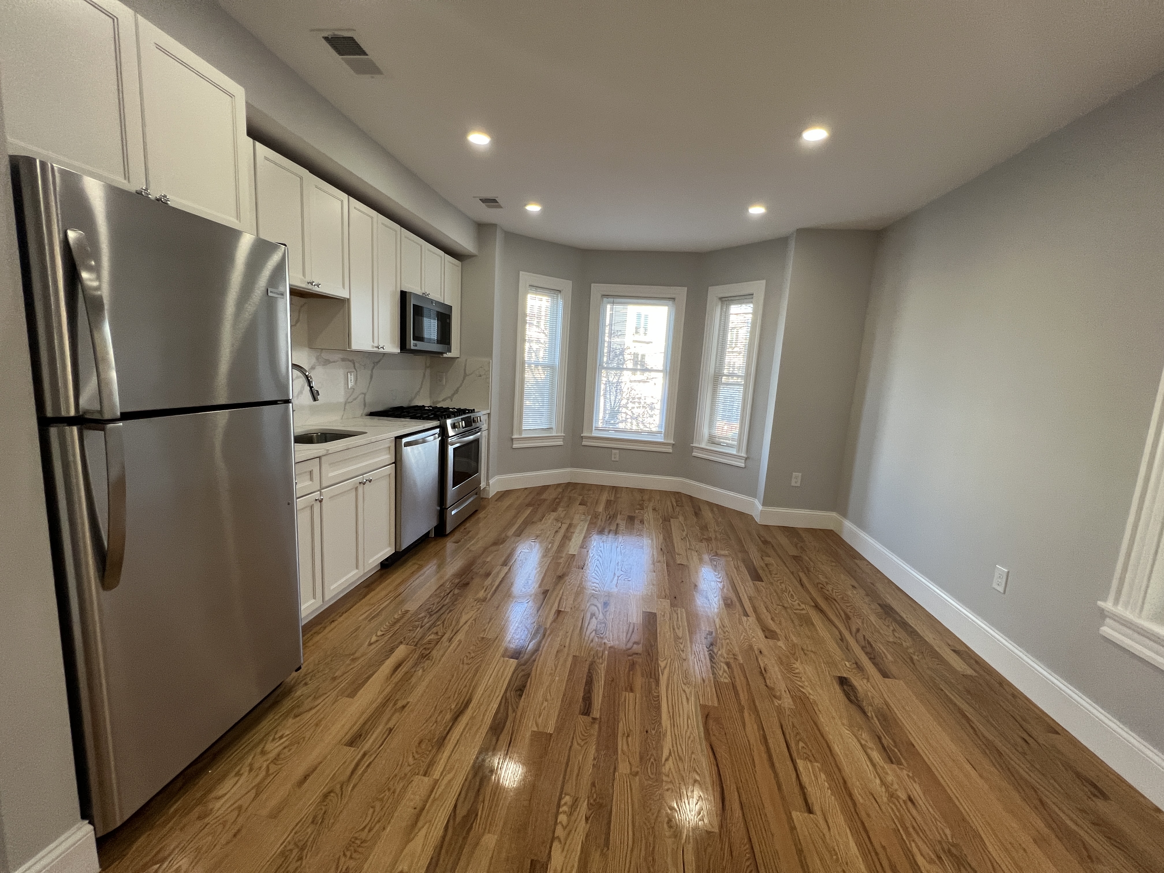 372 Oxford St, Porter Square