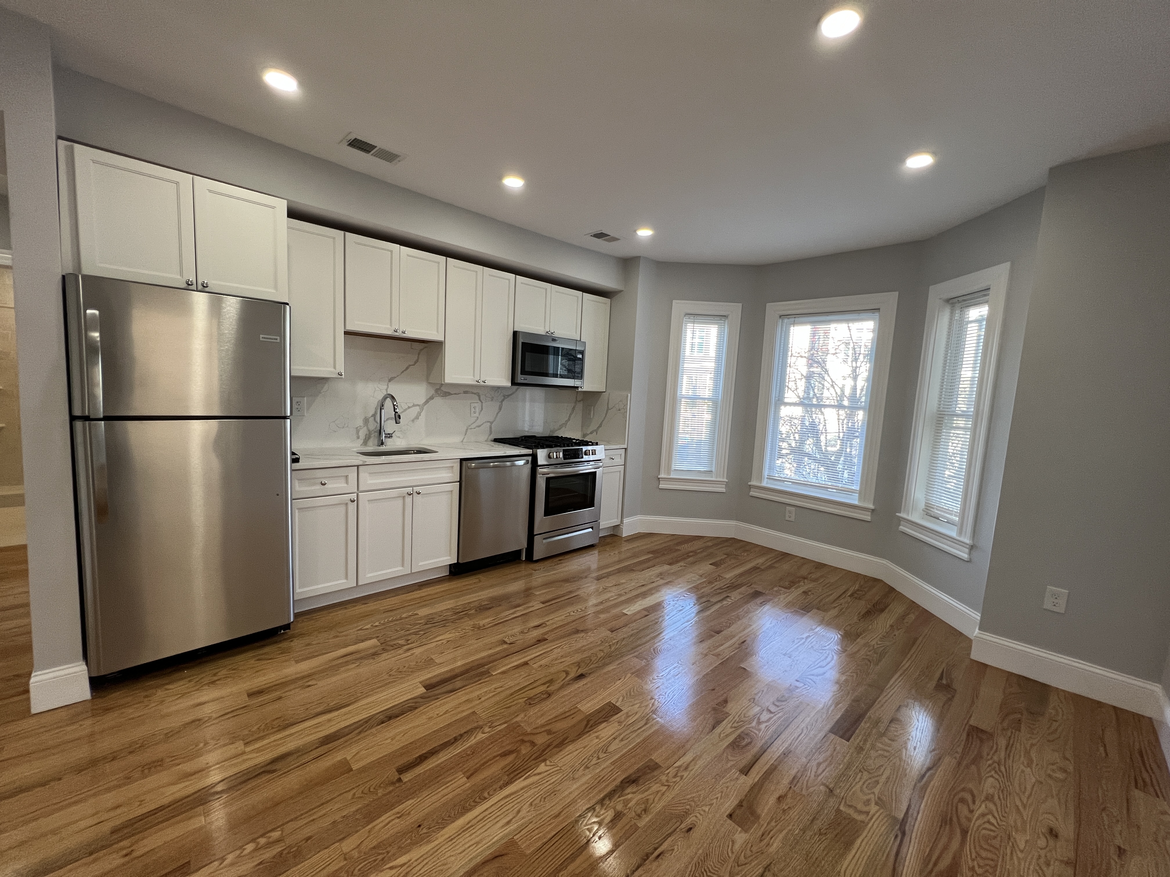 372 Oxford St, Porter Square