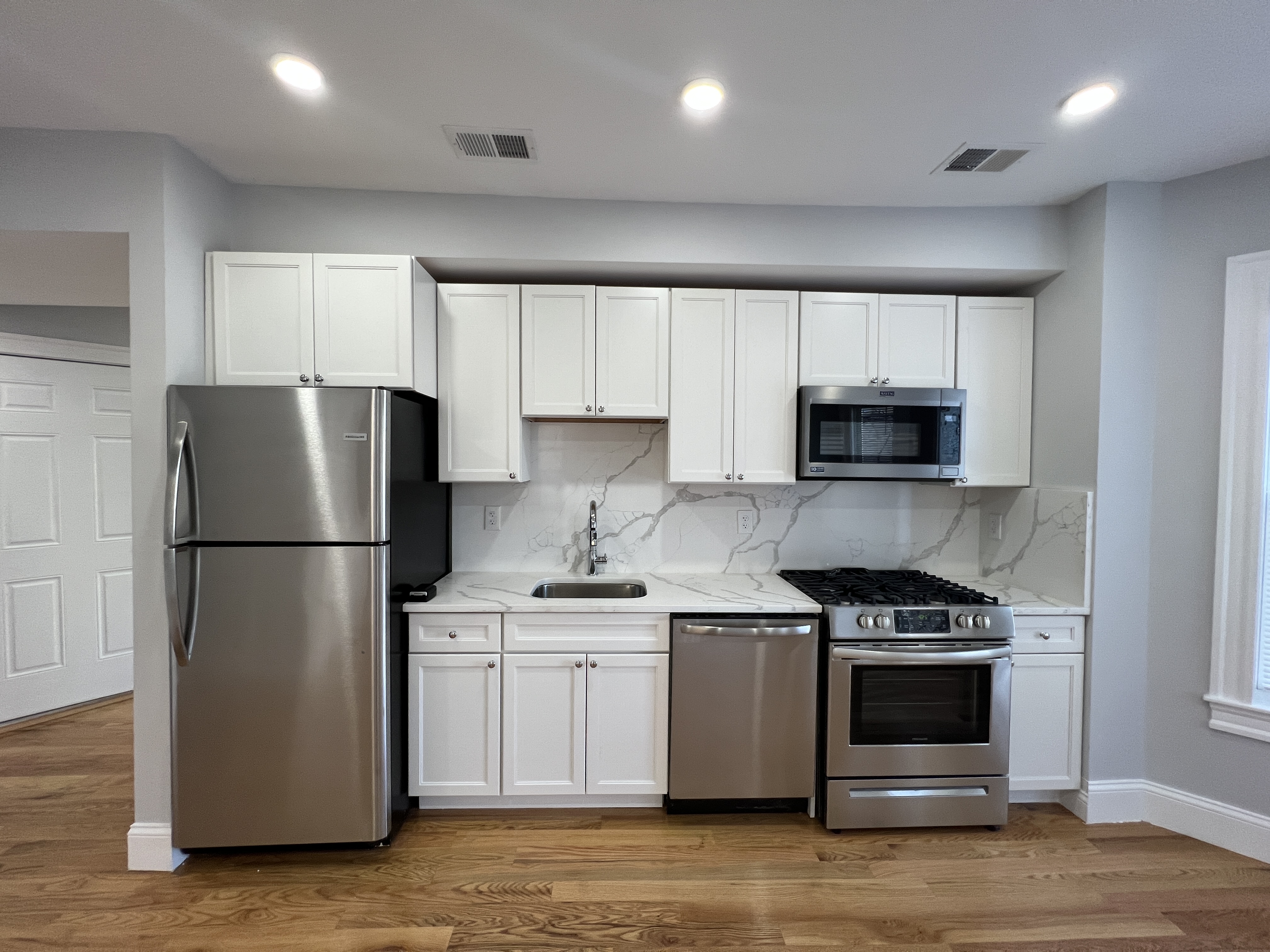 372 Oxford St, Porter Square