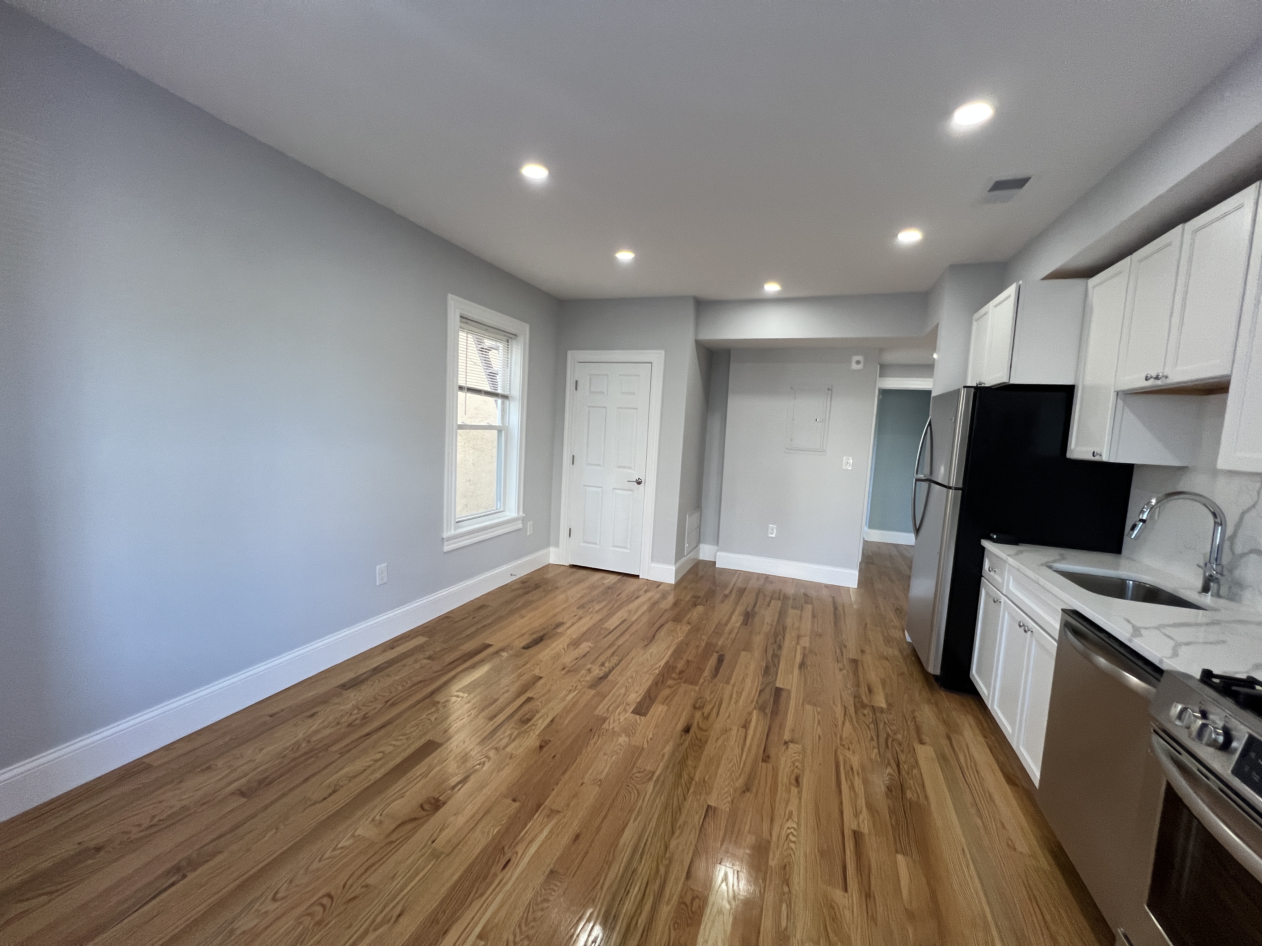 372 Oxford St, Porter Square