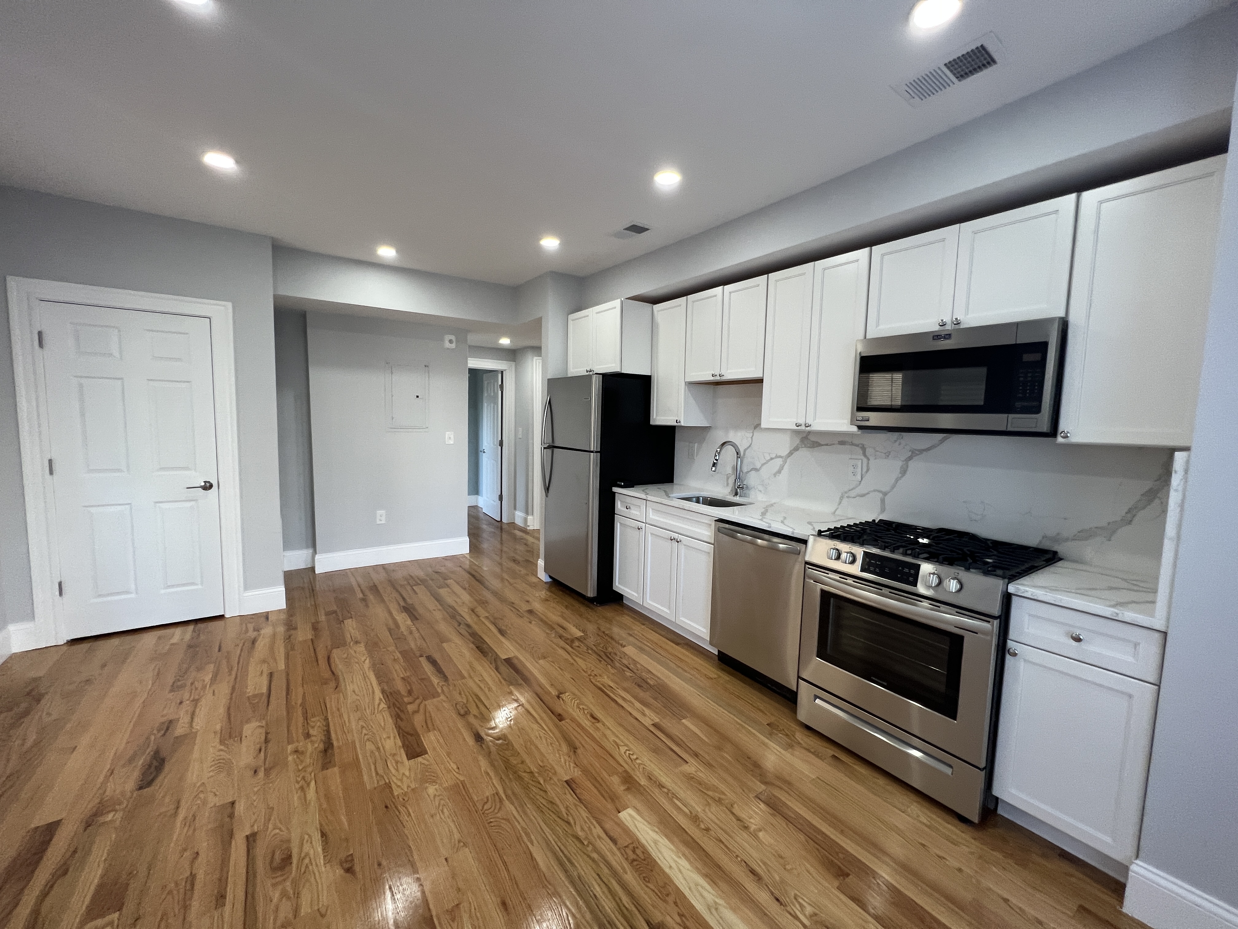 372 Oxford St, Porter Square