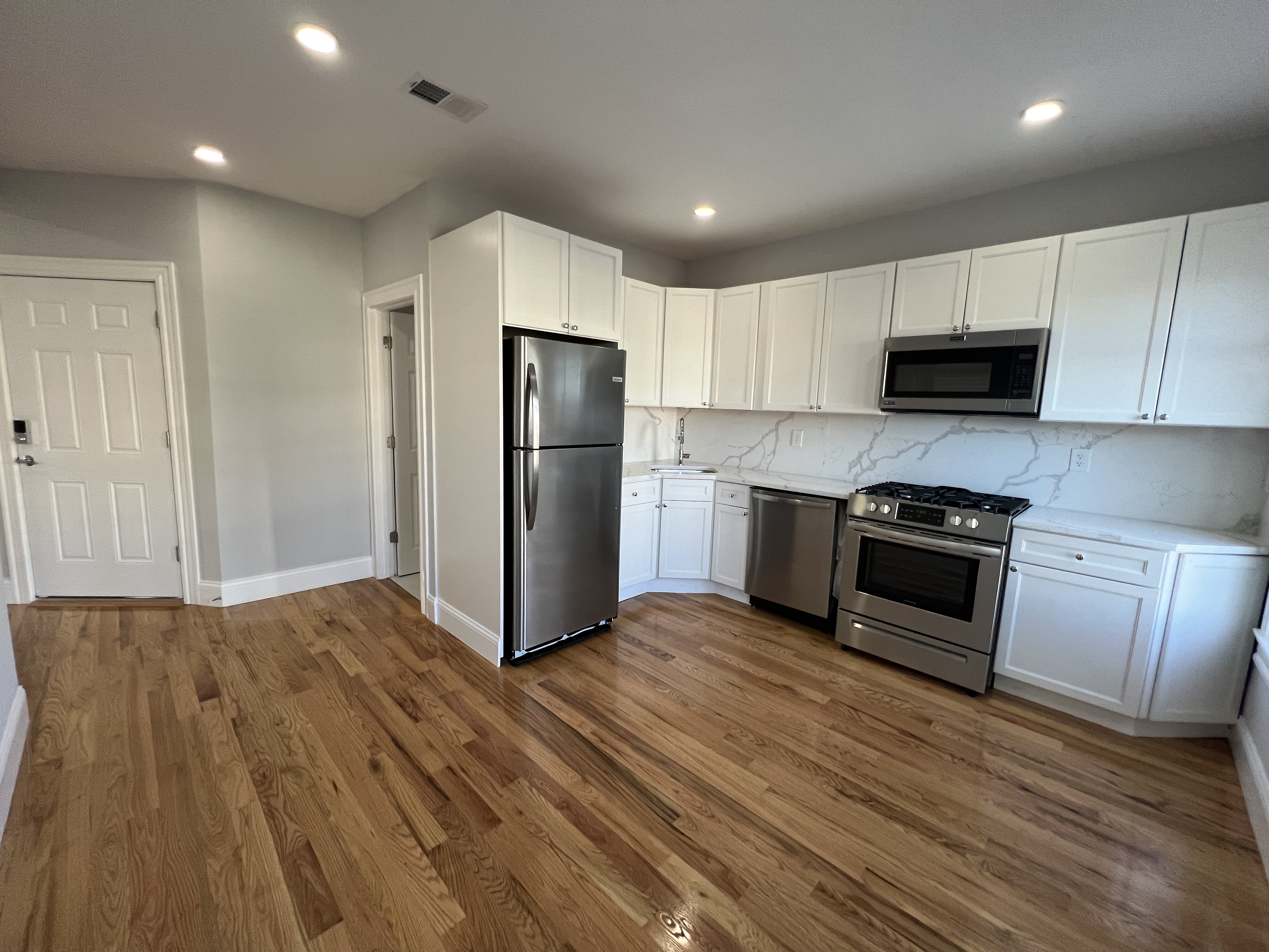 372 Oxford St, Porter Square