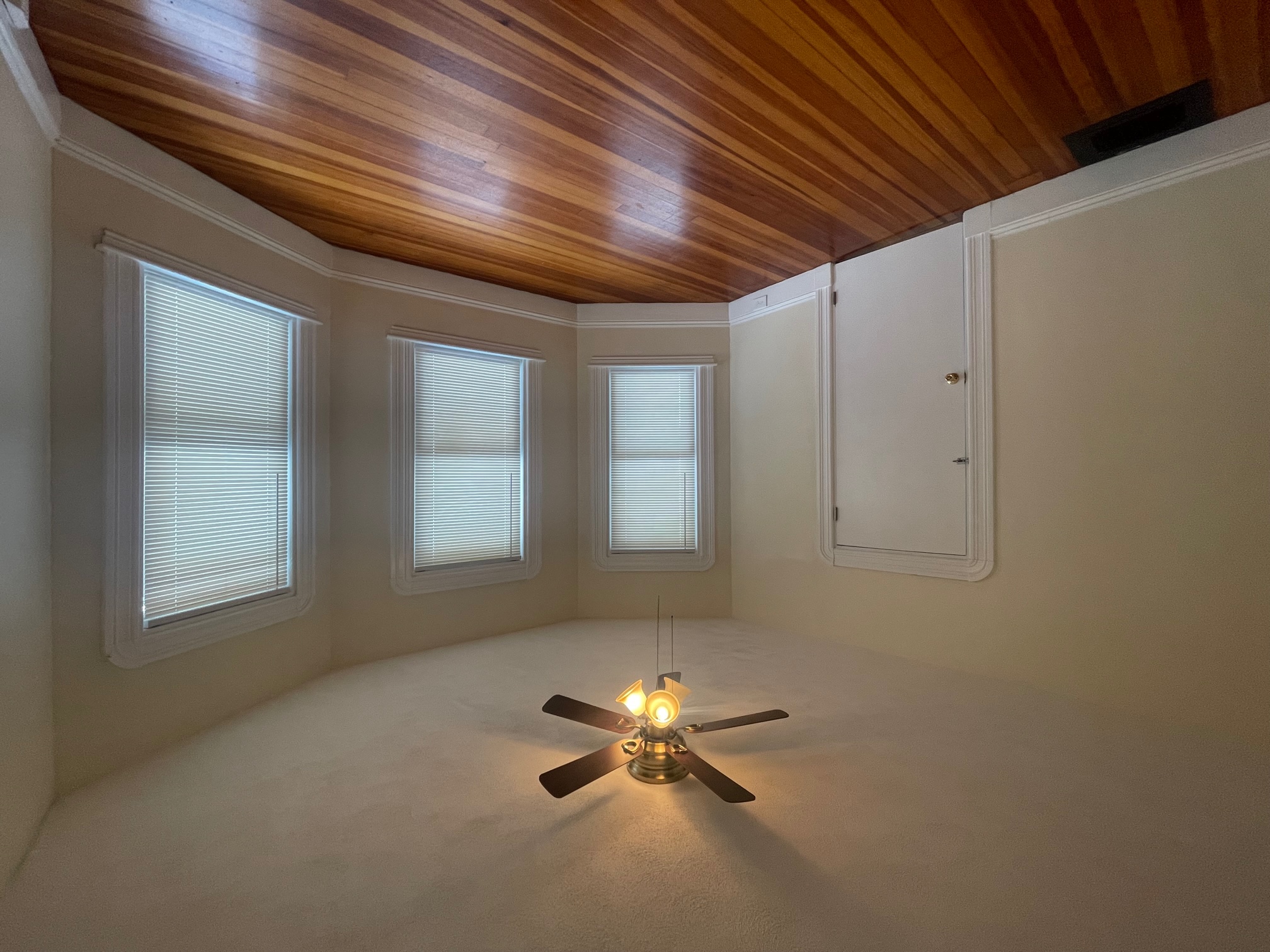 454 Broadway, Magoun Square