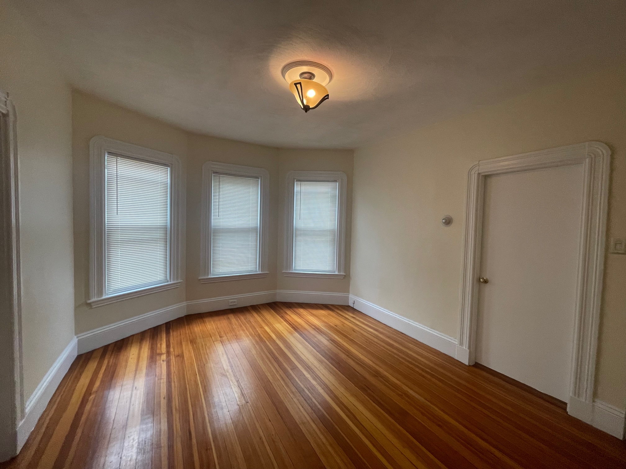 454 Broadway, Magoun Square