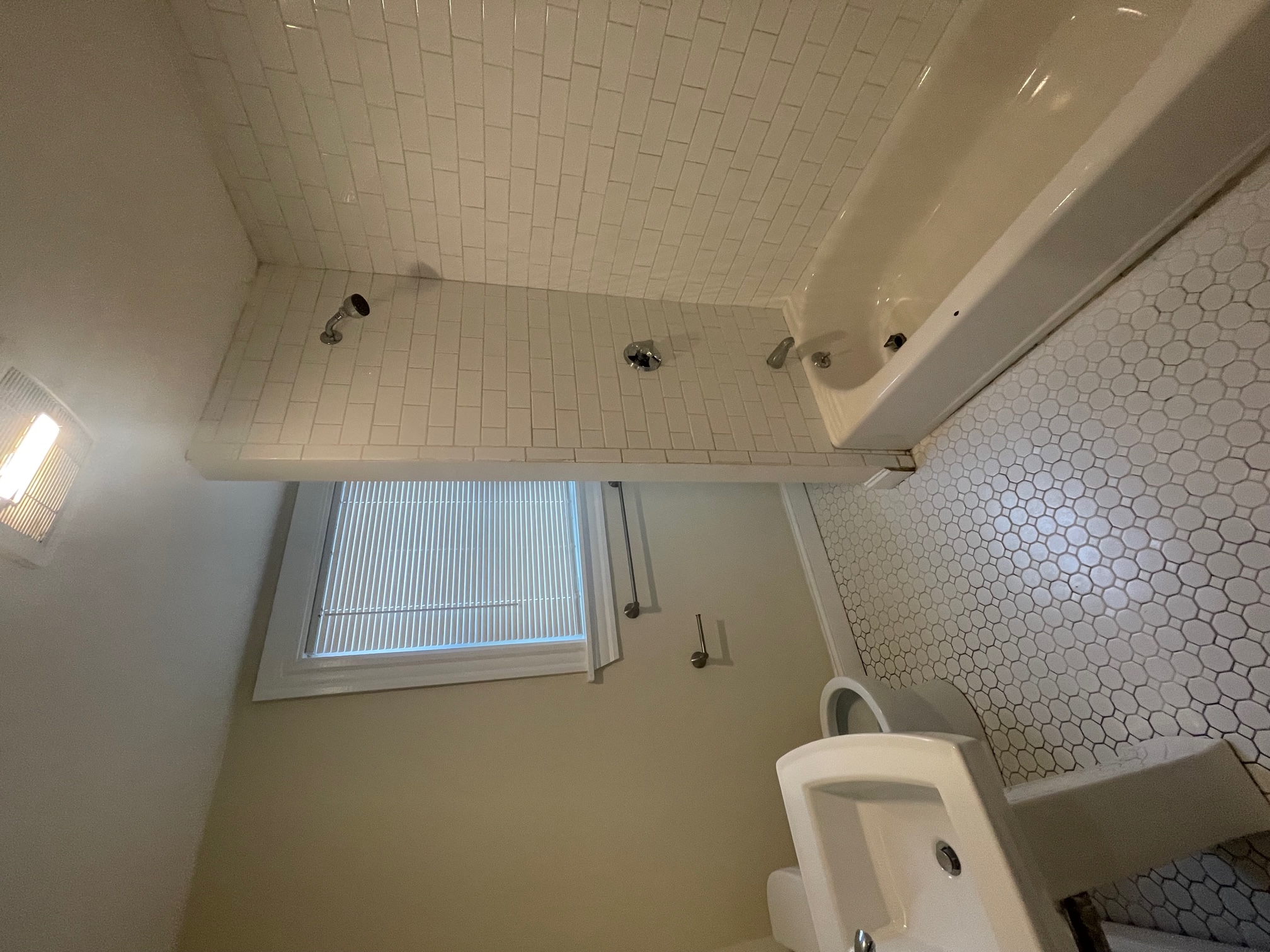 454 Broadway, Magoun Square