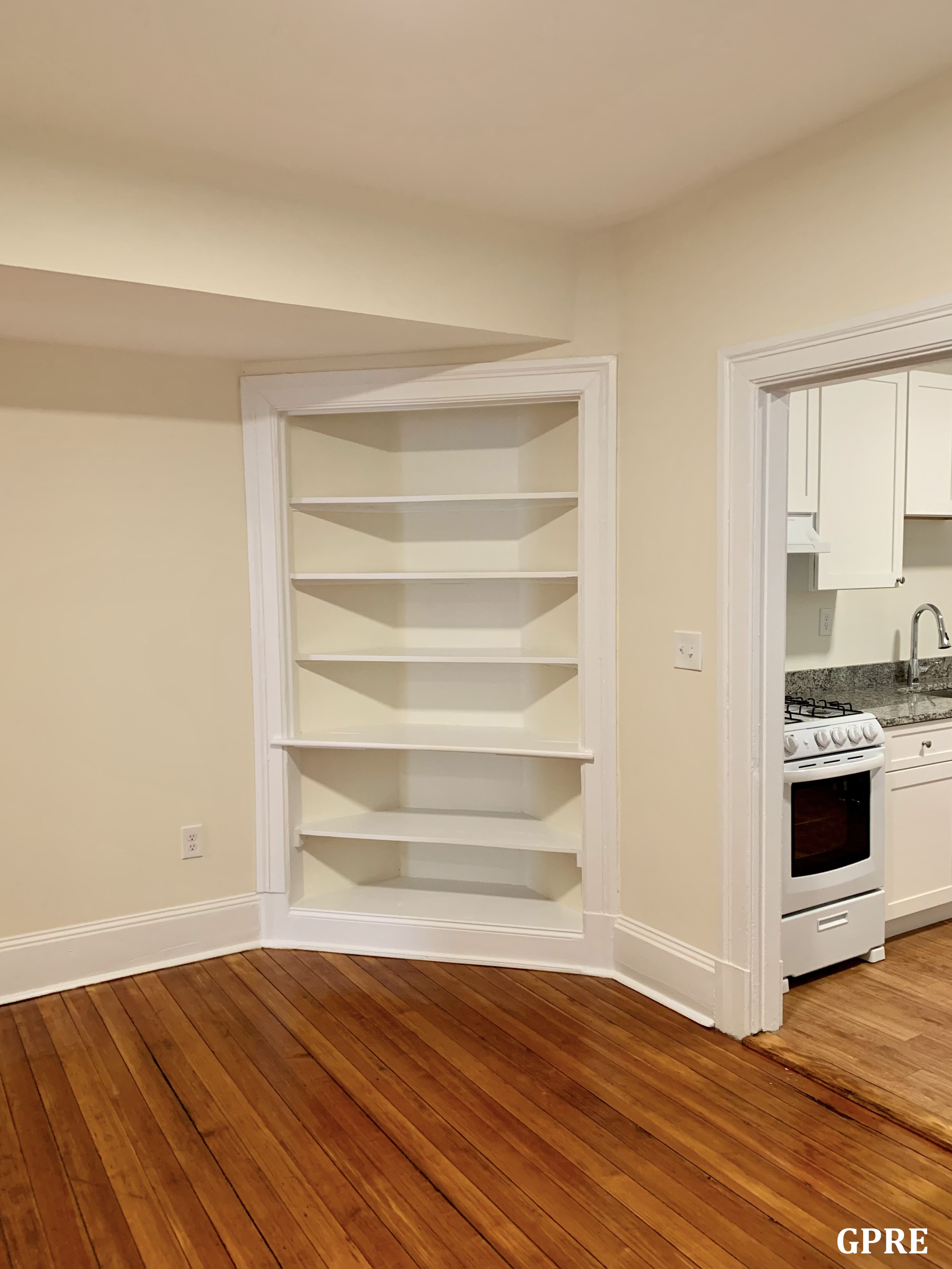 885 Massachusetts Ave, Mid Cambridge