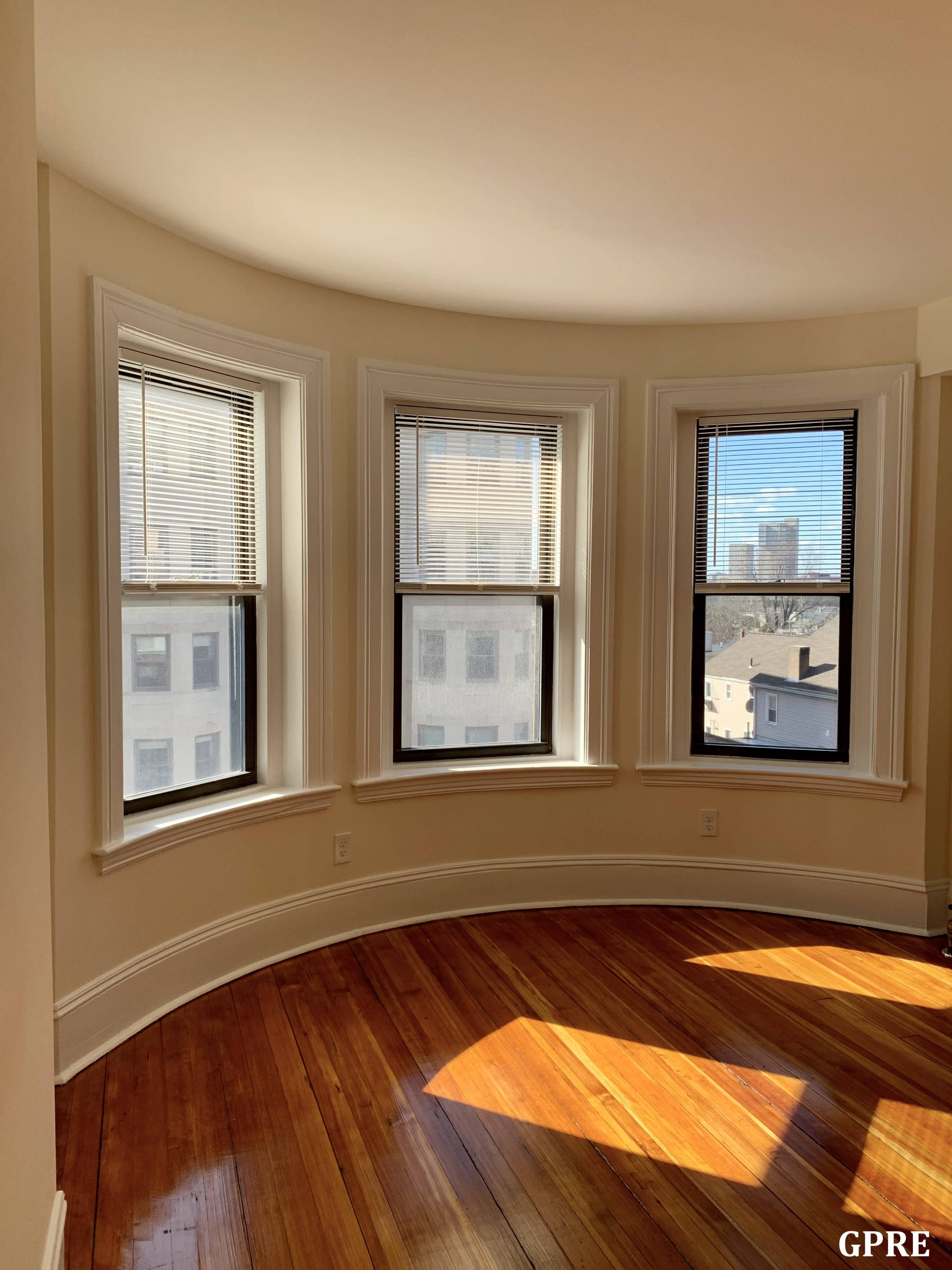 885 Massachusetts Ave, Mid Cambridge