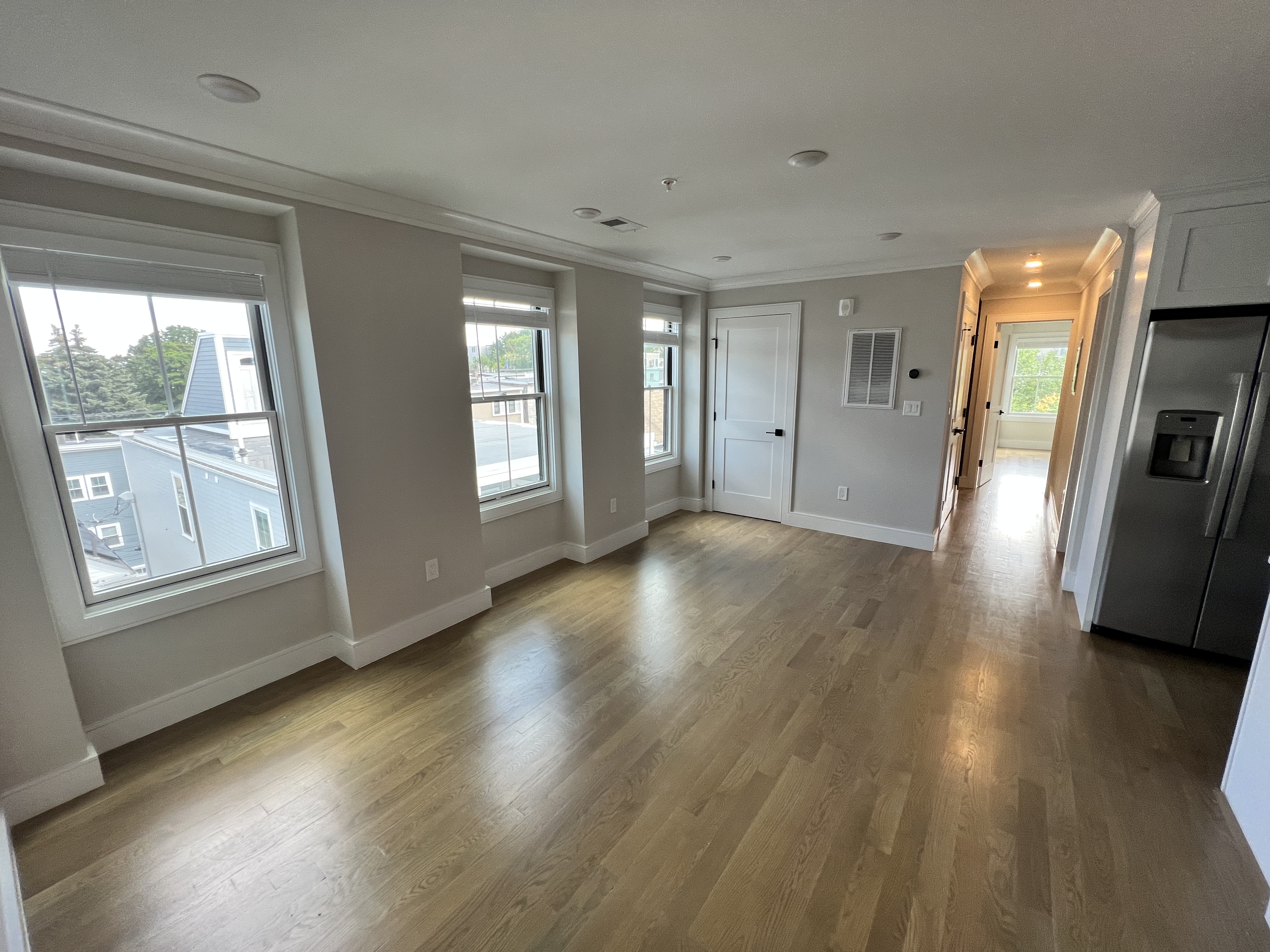 303 Maverick St, East Boston