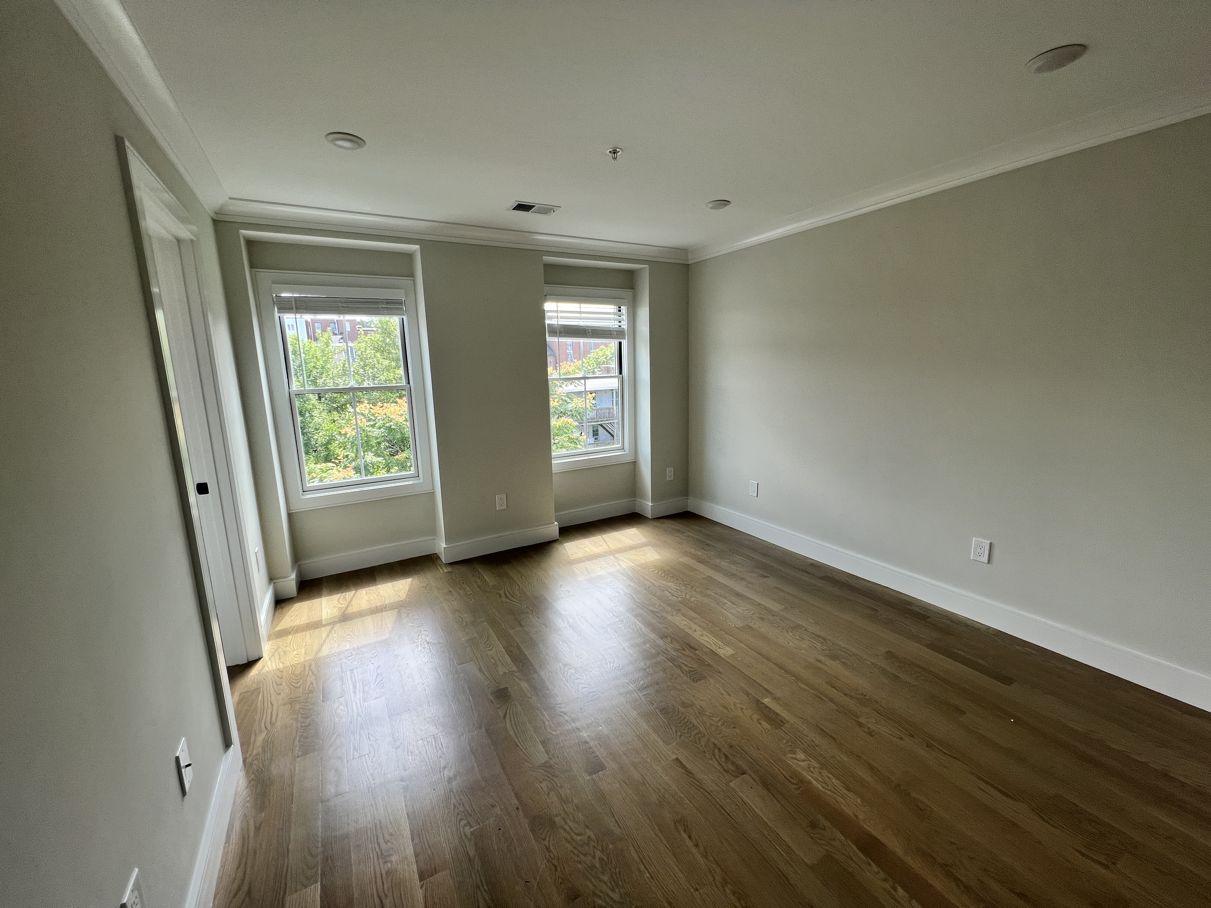 303 Maverick St, East Boston