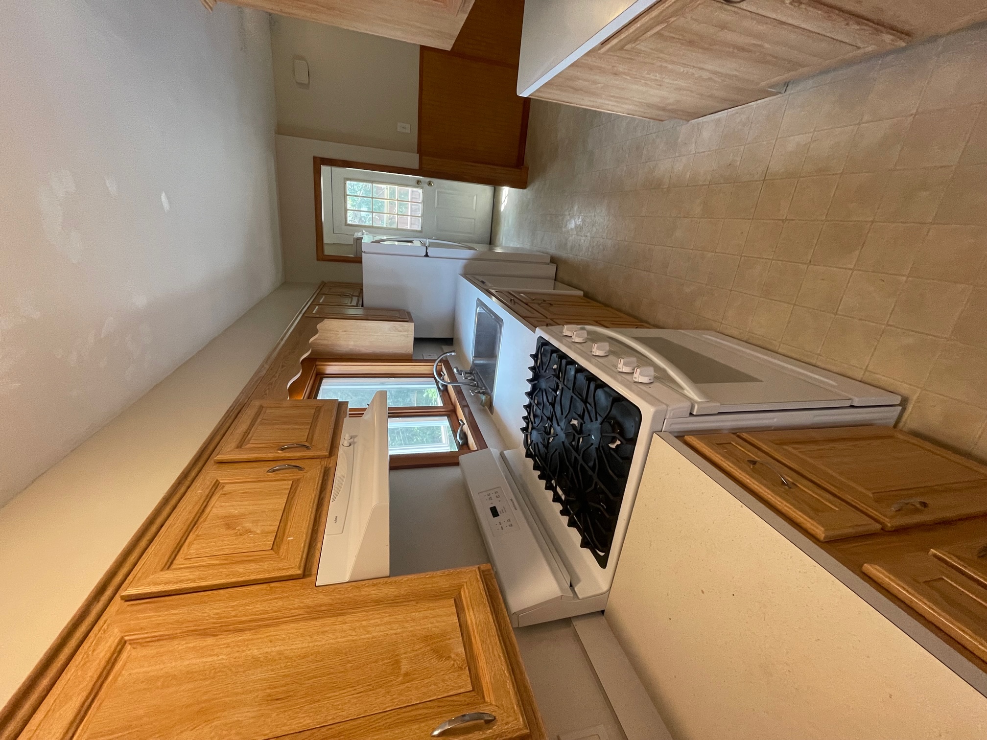 15 Irvington Rd, West Somerville