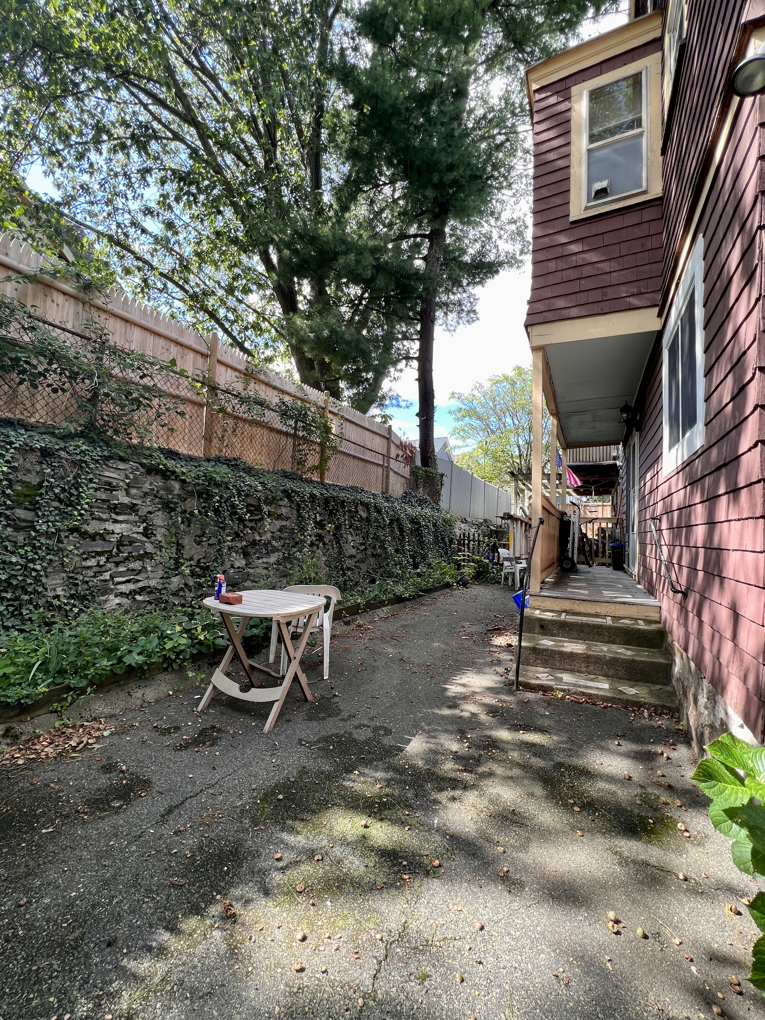 22 Walnut Rd, Winter Hill