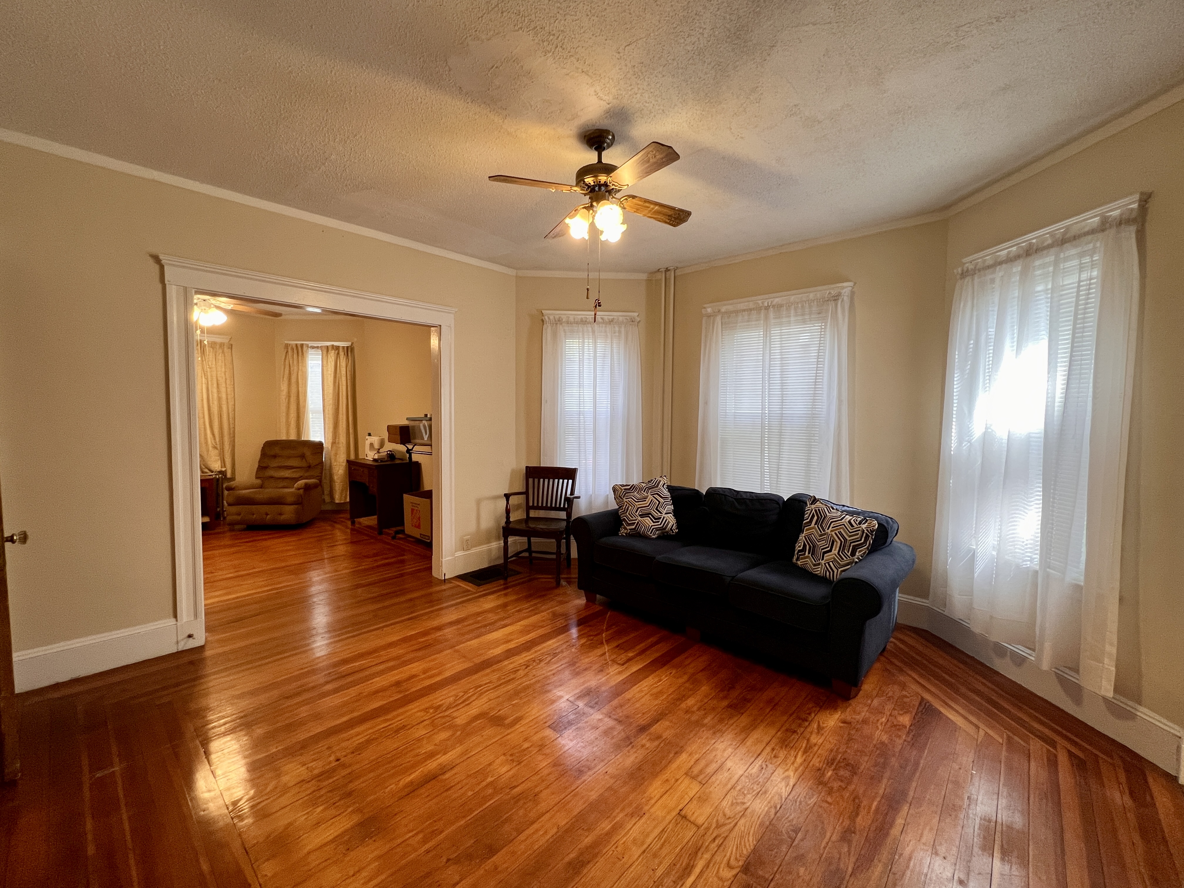 22 Walnut Rd, Winter Hill