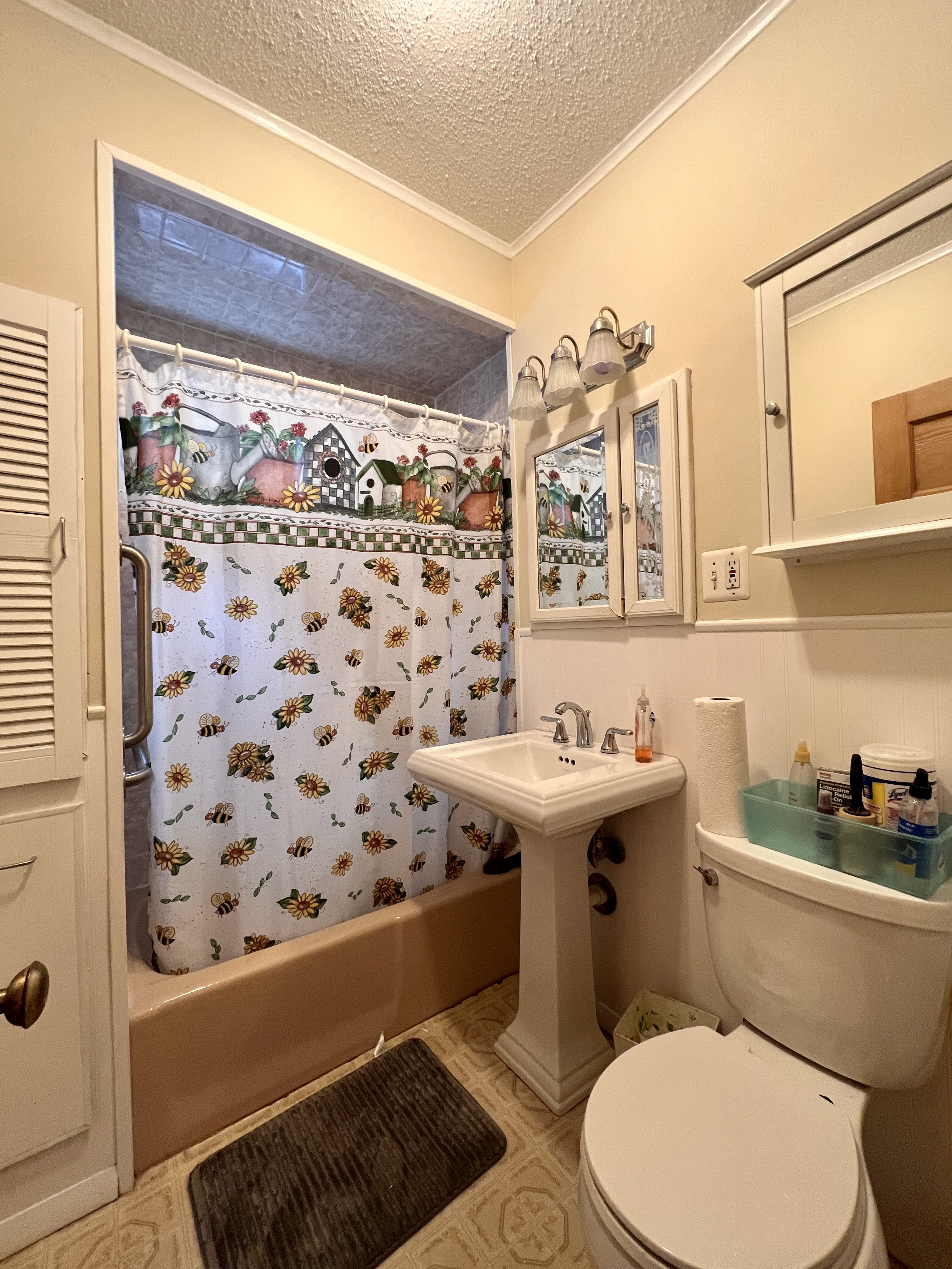 22 Walnut Rd, Winter Hill