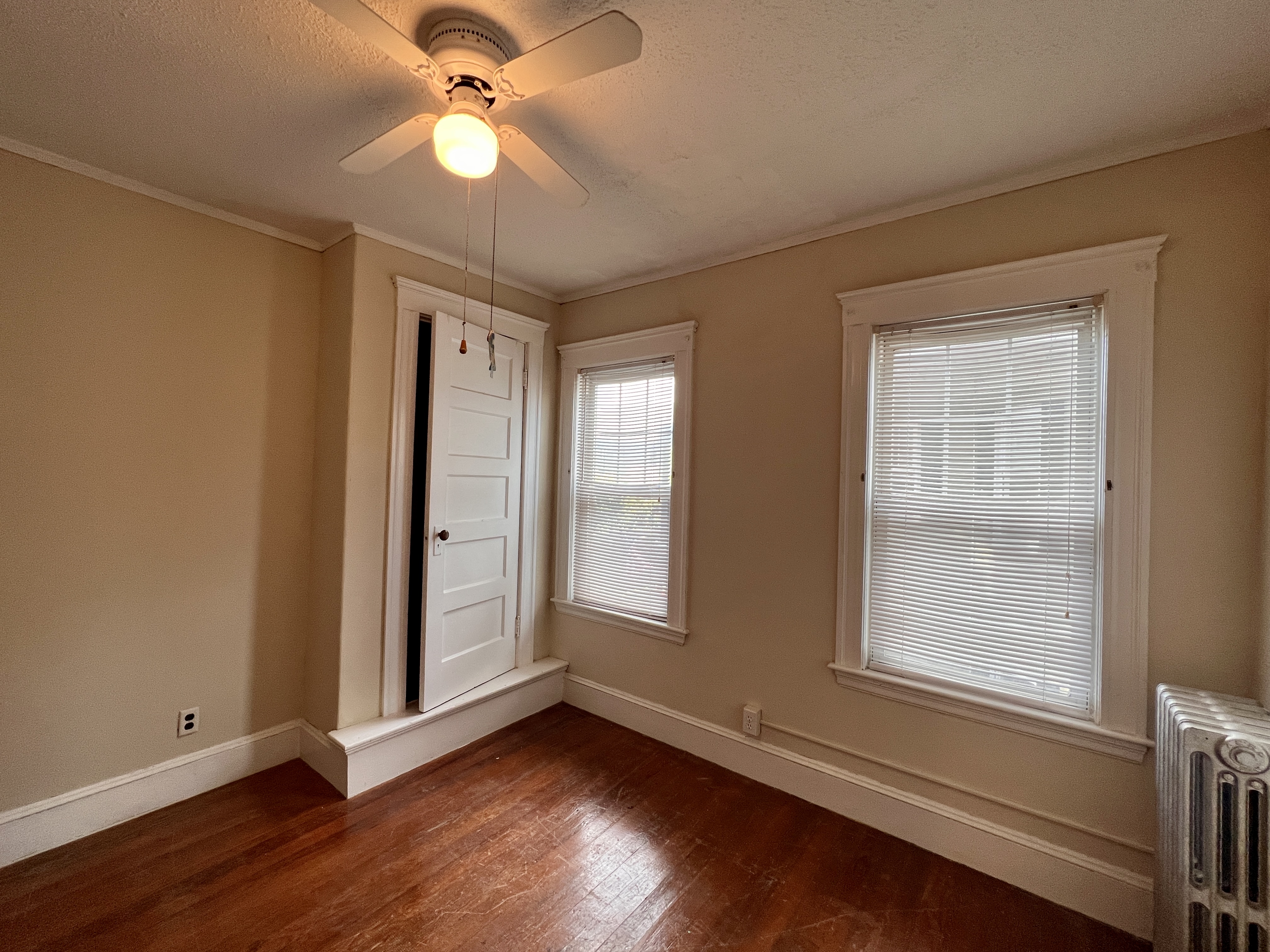 22 Walnut Rd, Winter Hill