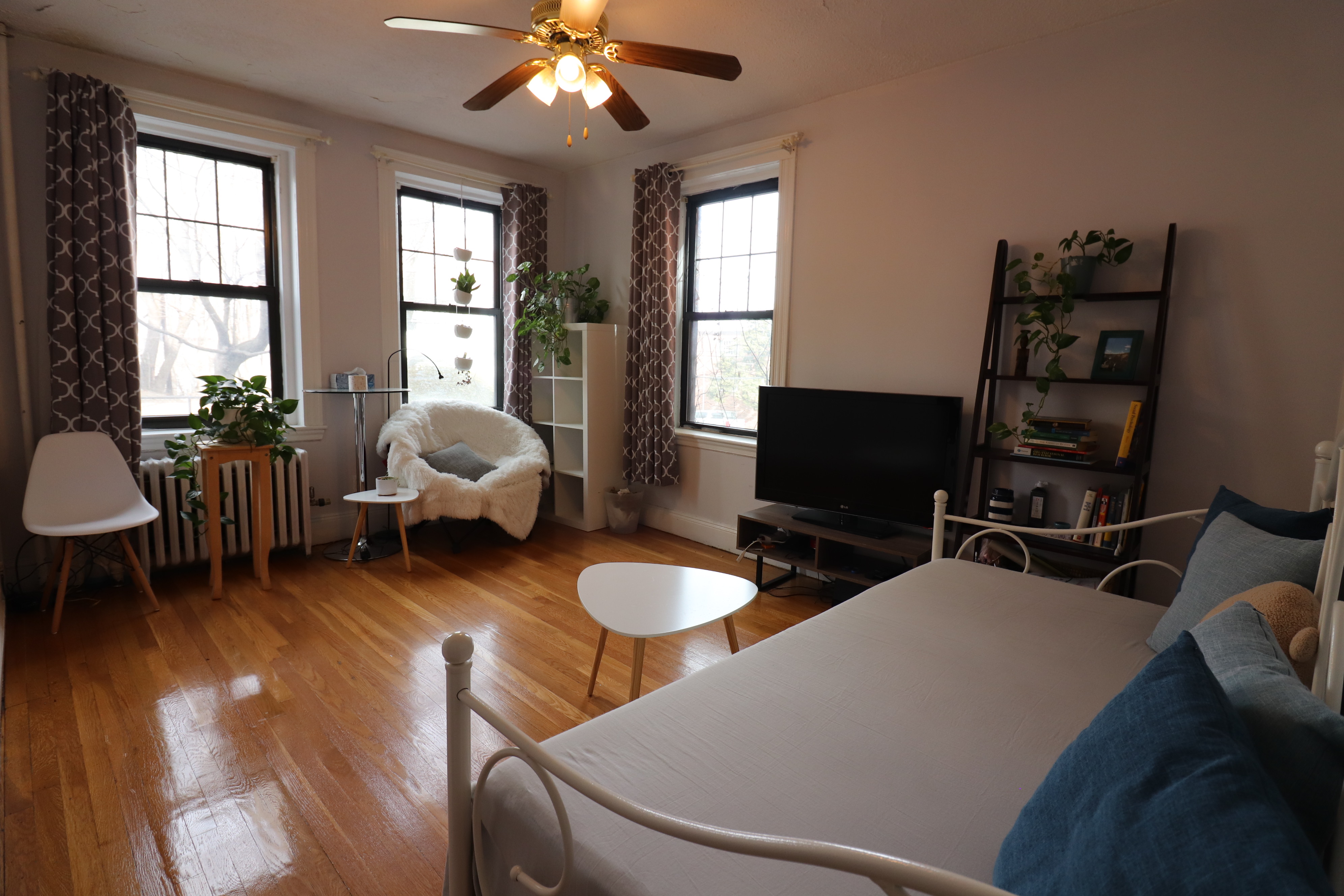 189 Chestnut Hill Ave, Brighton