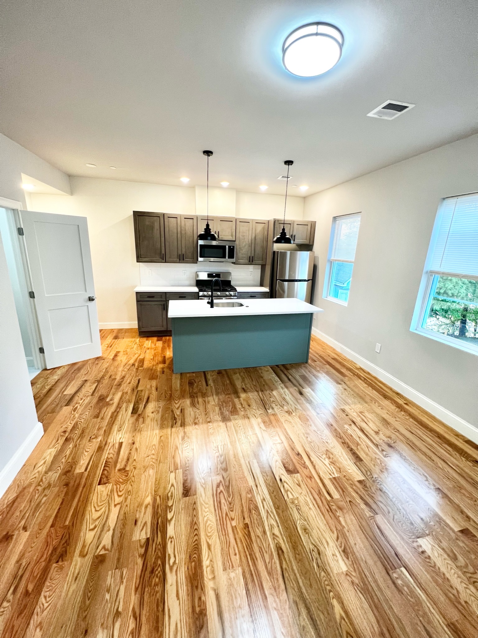 151 Crescent St, Highlands