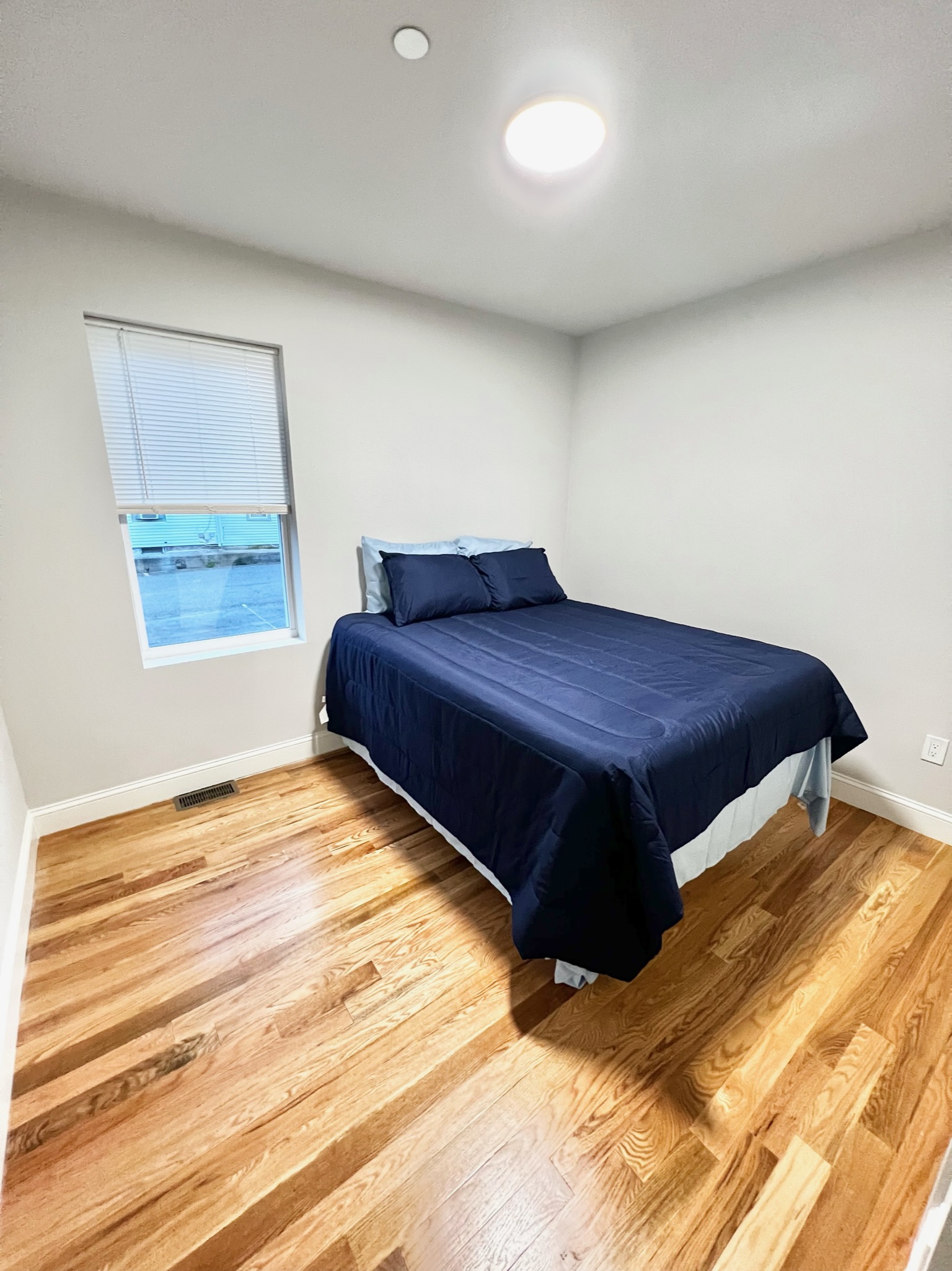 151 Crescent St, Highlands