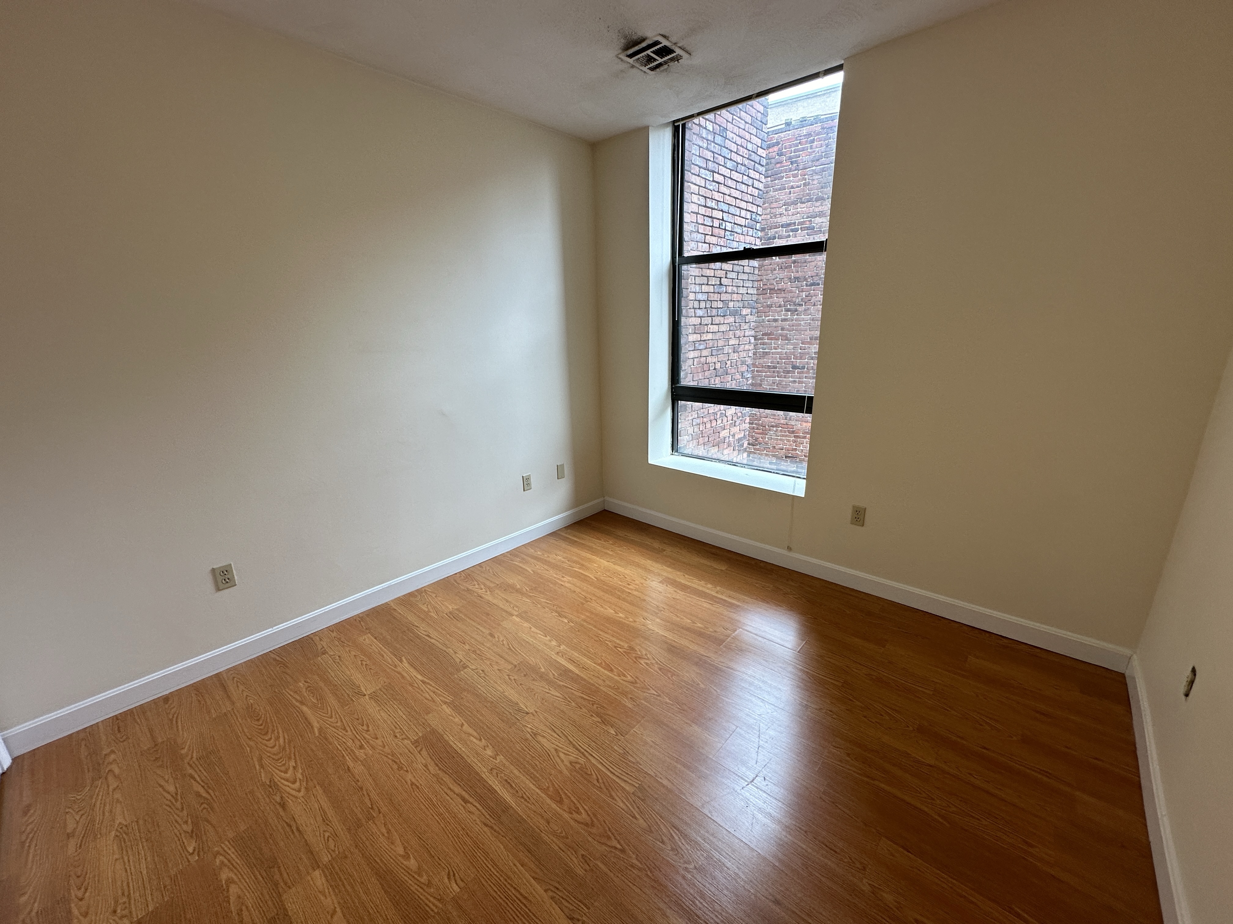 81 Essex St, Chinatown